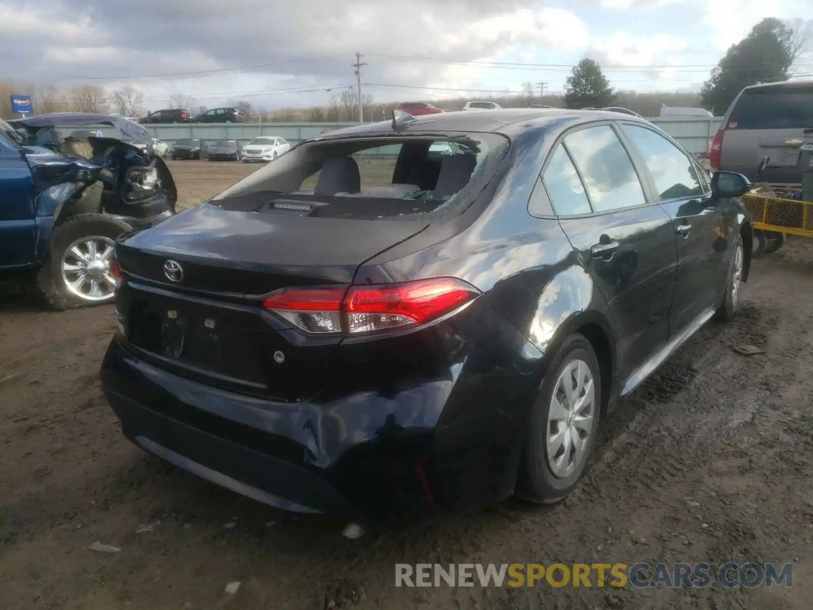 4 Photograph of a damaged car 5YFDPRAE2LP106018 TOYOTA COROLLA 2020