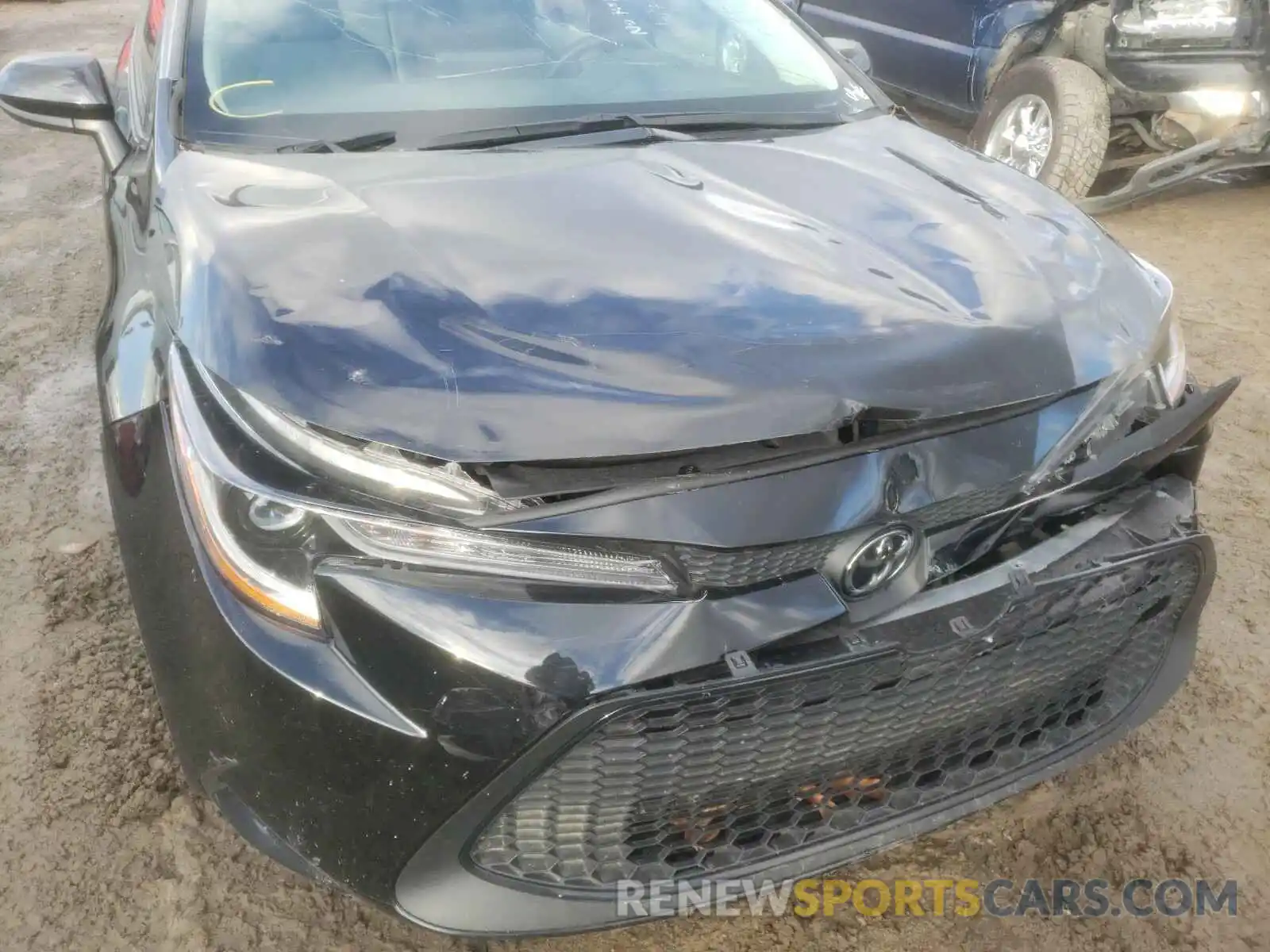 9 Photograph of a damaged car 5YFDPRAE2LP106018 TOYOTA COROLLA 2020