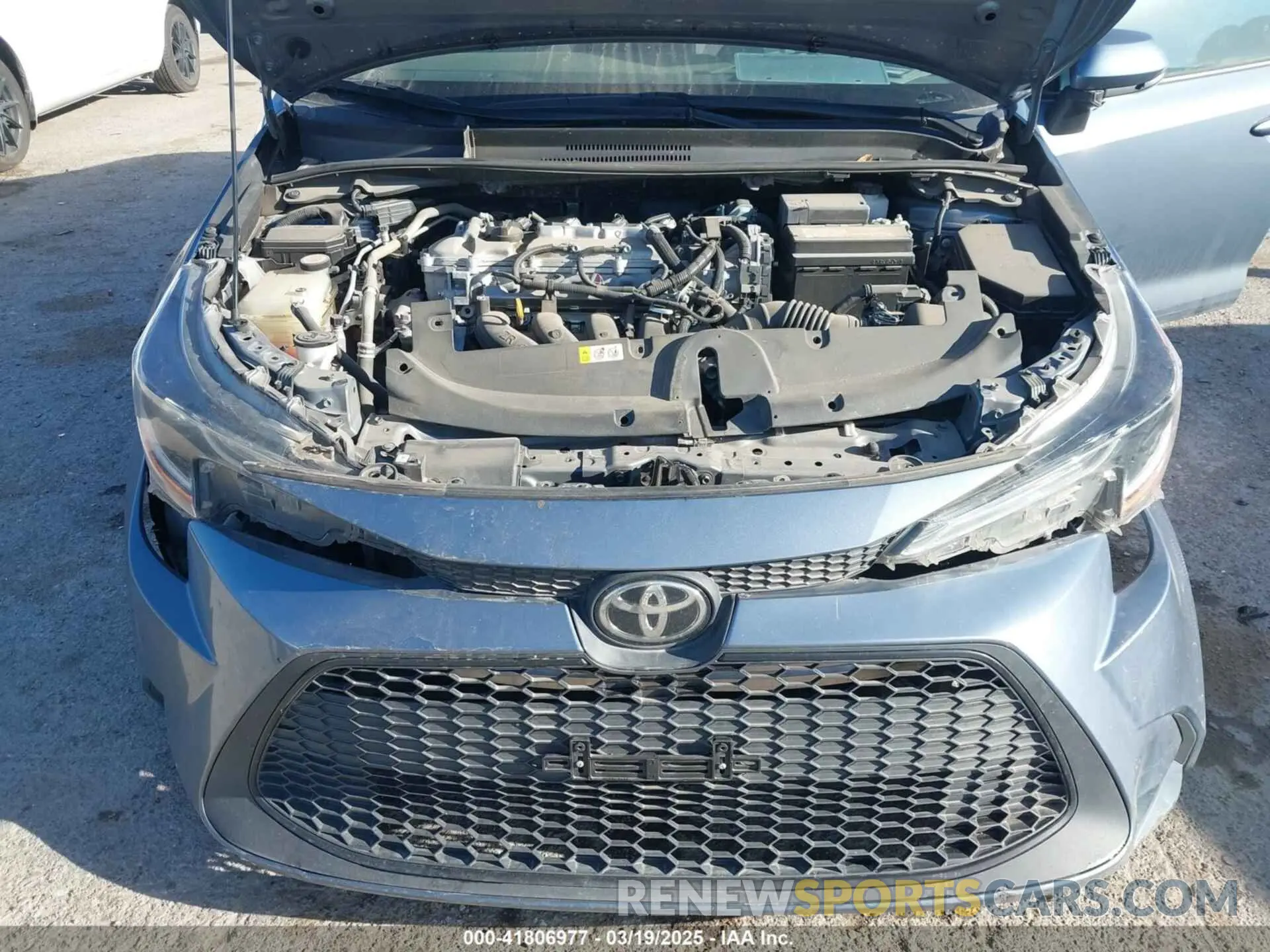 10 Photograph of a damaged car 5YFDPRAE2LP129573 TOYOTA COROLLA 2020