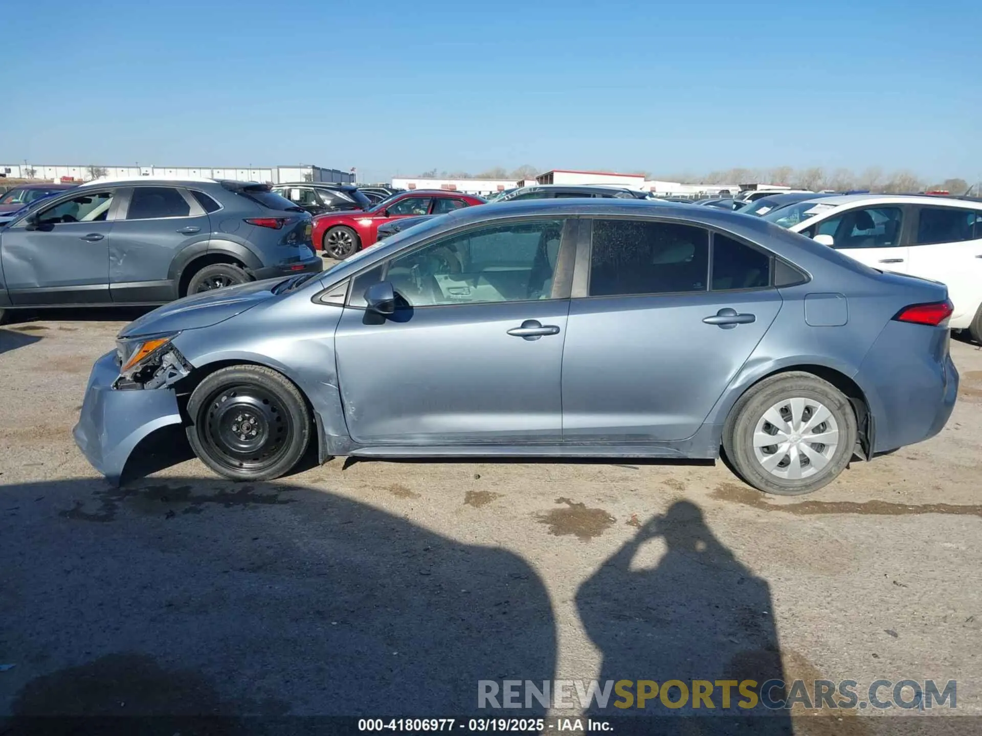 15 Photograph of a damaged car 5YFDPRAE2LP129573 TOYOTA COROLLA 2020