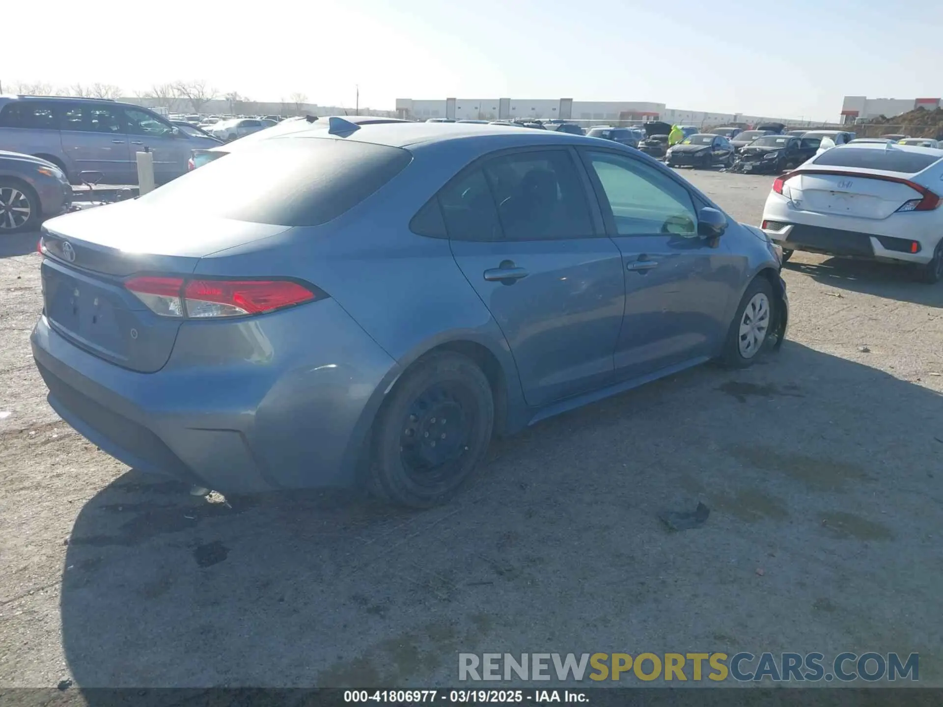 4 Photograph of a damaged car 5YFDPRAE2LP129573 TOYOTA COROLLA 2020
