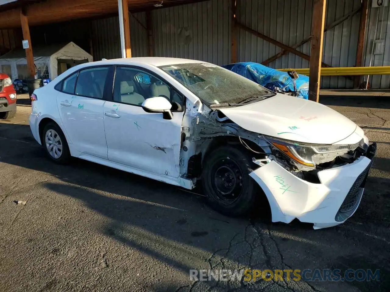 4 Photograph of a damaged car 5YFDPRAE3LP008647 TOYOTA COROLLA 2020