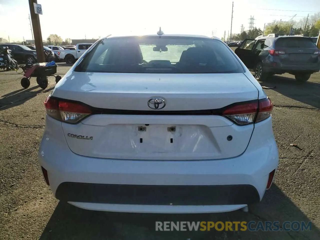 6 Photograph of a damaged car 5YFDPRAE3LP008647 TOYOTA COROLLA 2020
