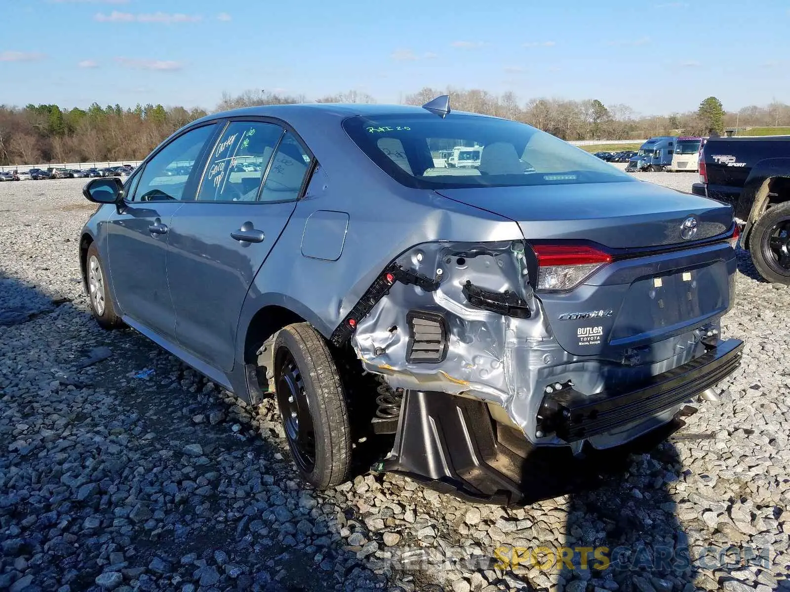 3 Photograph of a damaged car 5YFDPRAE3LP035489 TOYOTA COROLLA 2020