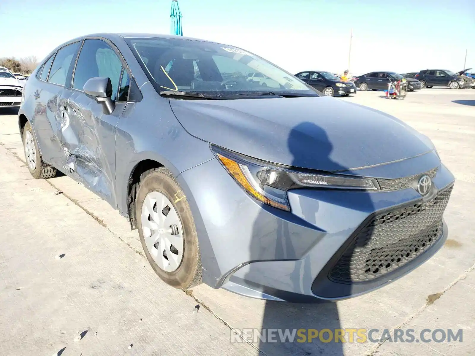 1 Photograph of a damaged car 5YFDPRAE3LP054088 TOYOTA COROLLA 2020