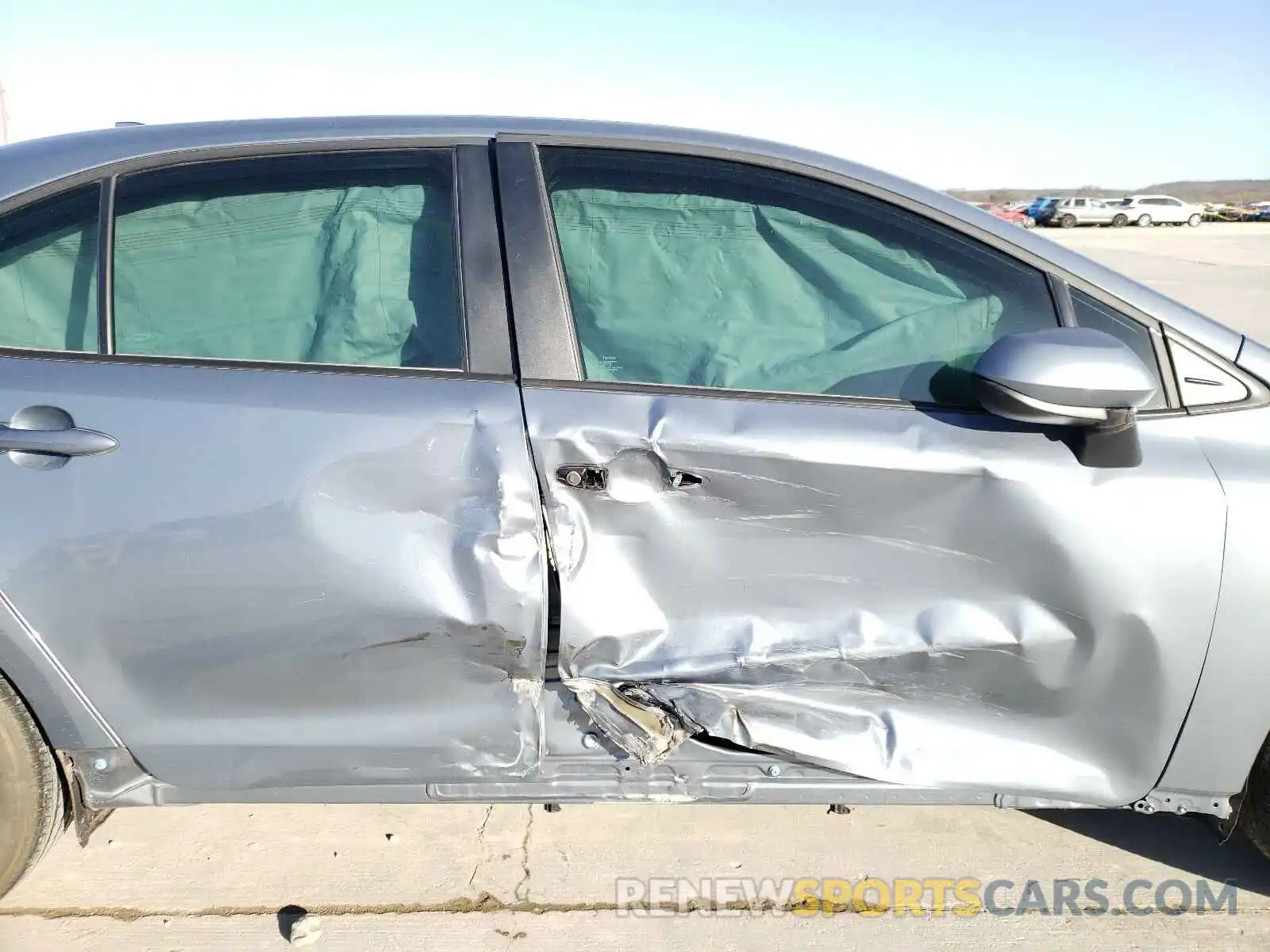 9 Photograph of a damaged car 5YFDPRAE3LP054088 TOYOTA COROLLA 2020