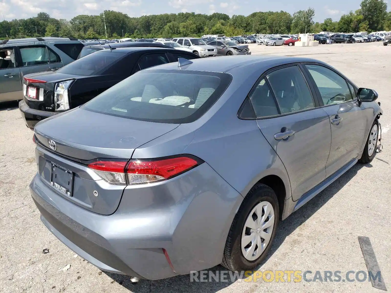 4 Photograph of a damaged car 5YFDPRAE3LP061493 TOYOTA COROLLA 2020