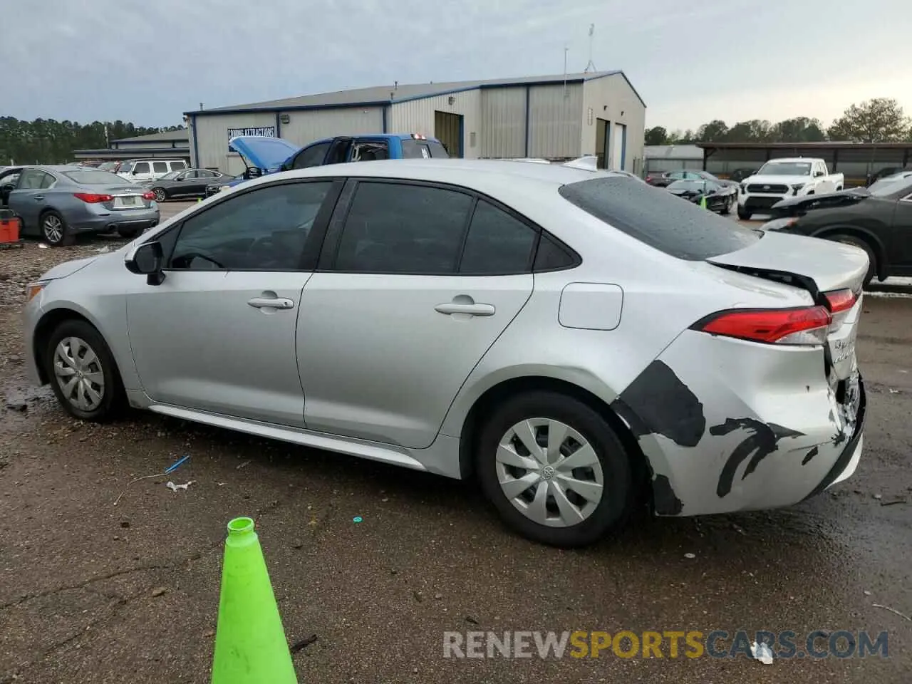 2 Photograph of a damaged car 5YFDPRAE3LP074230 TOYOTA COROLLA 2020