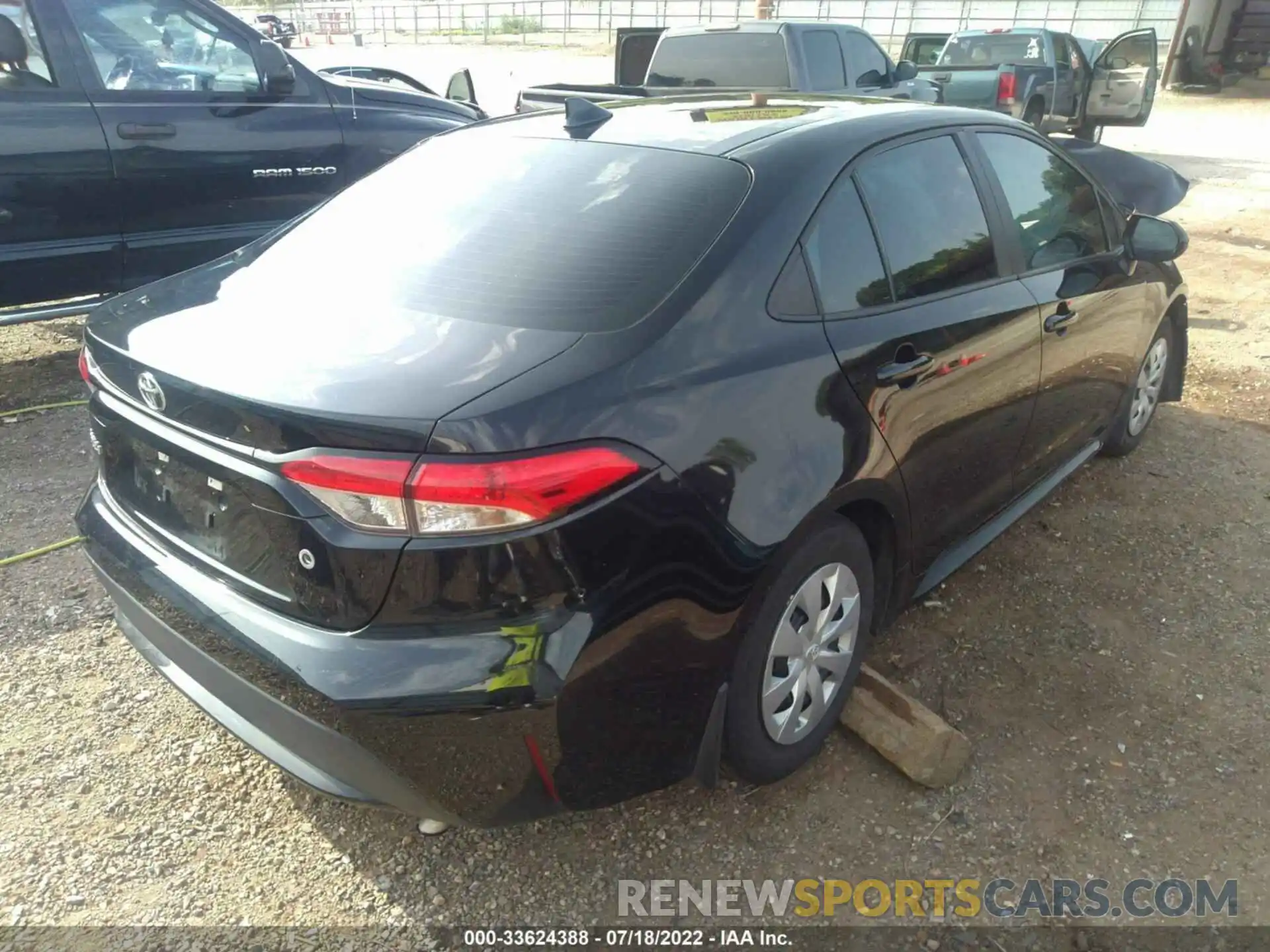 4 Photograph of a damaged car 5YFDPRAE3LP120199 TOYOTA COROLLA 2020