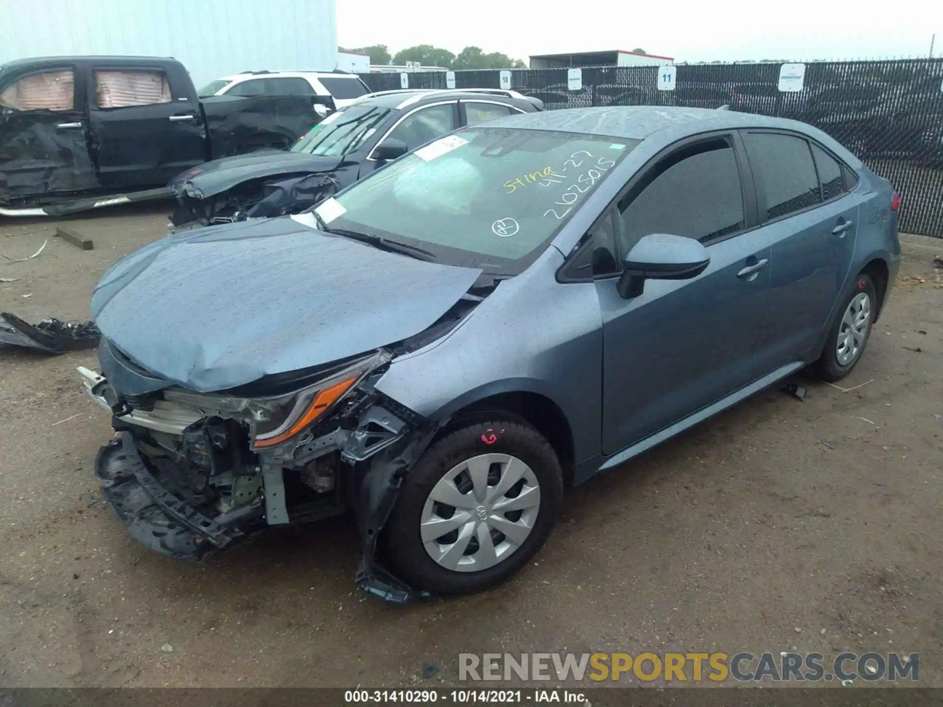 2 Photograph of a damaged car 5YFDPRAE3LP129064 TOYOTA COROLLA 2020