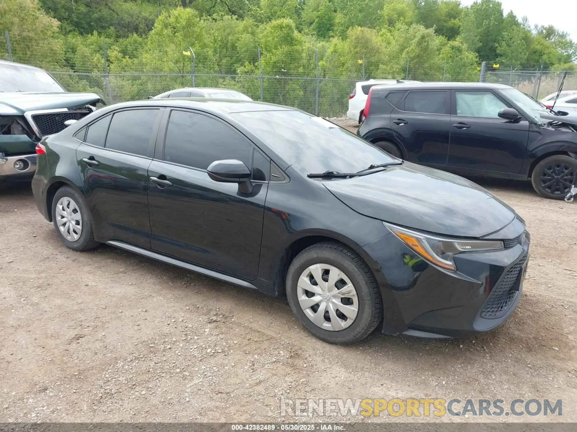 1 Photograph of a damaged car 5YFDPRAE4LP045559 TOYOTA COROLLA 2020