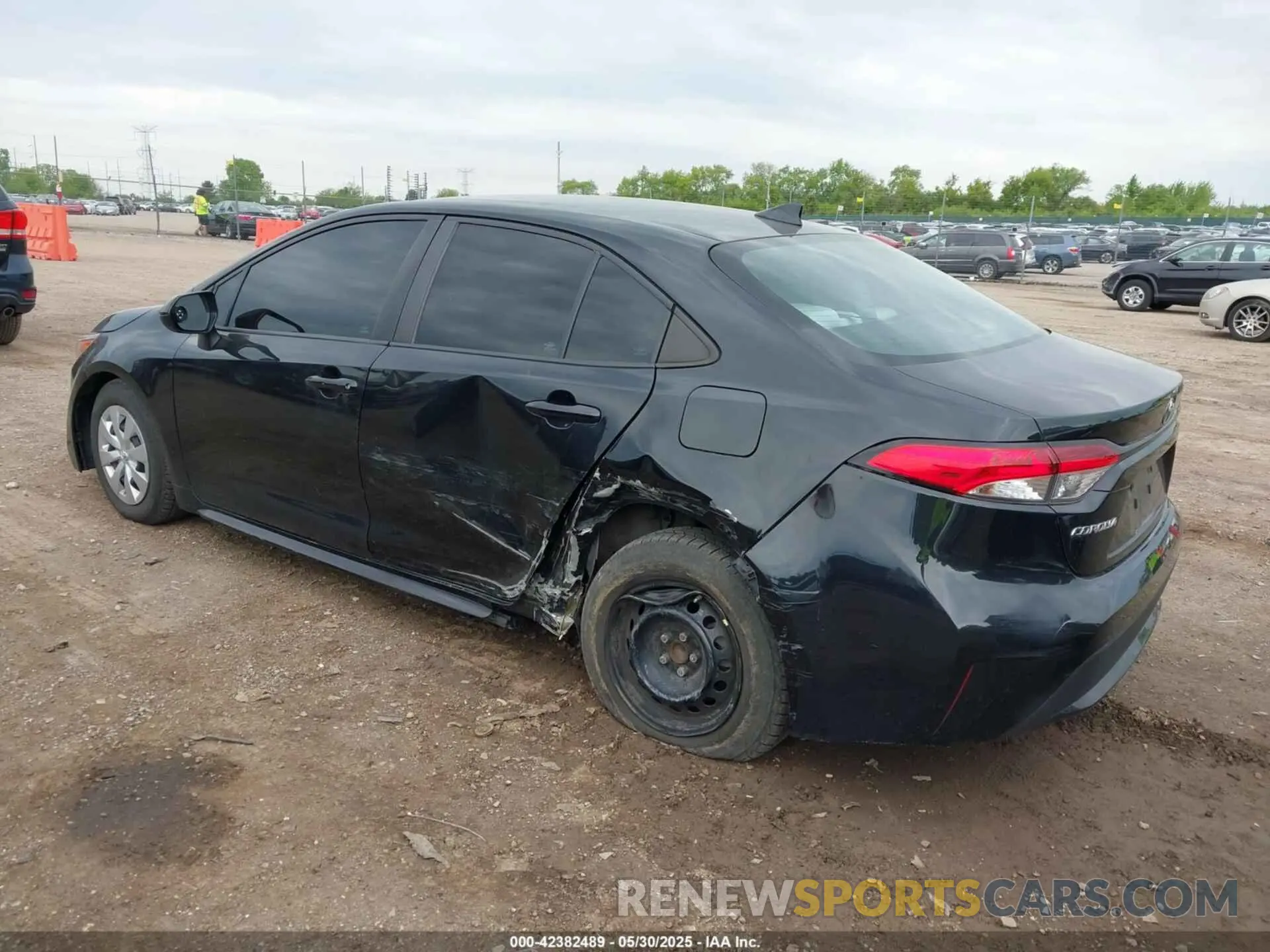 3 Photograph of a damaged car 5YFDPRAE4LP045559 TOYOTA COROLLA 2020