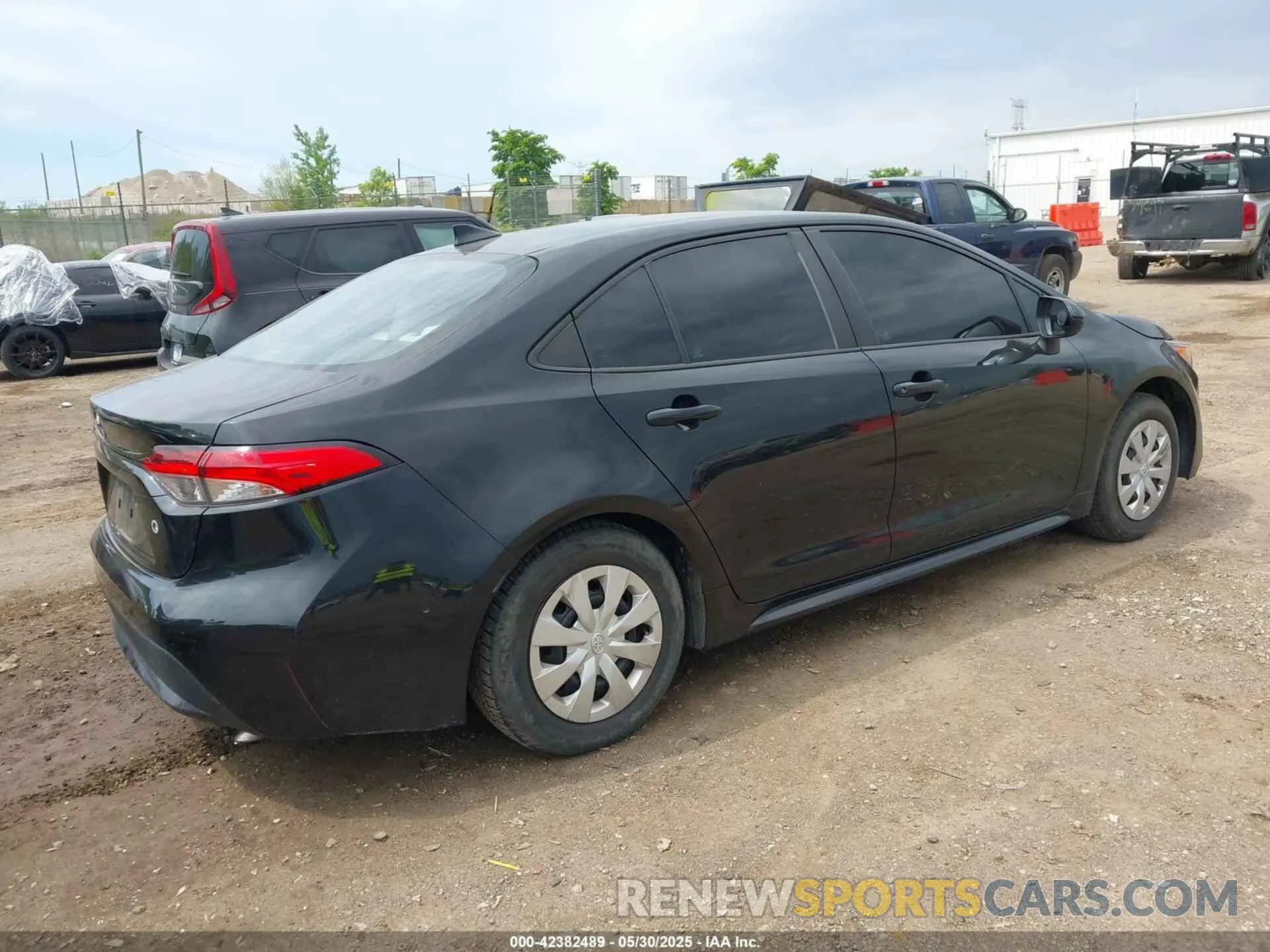 4 Photograph of a damaged car 5YFDPRAE4LP045559 TOYOTA COROLLA 2020