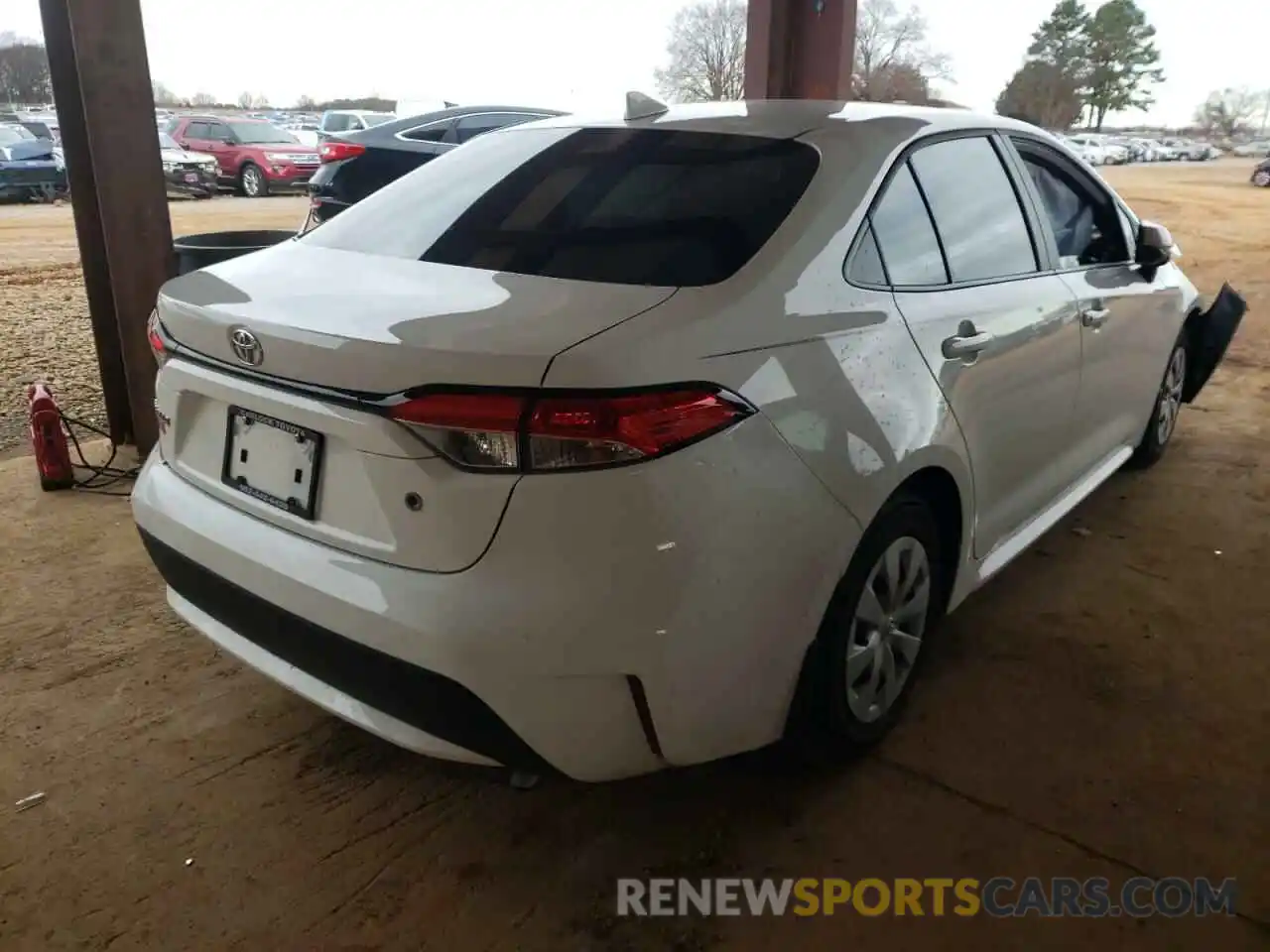 4 Photograph of a damaged car 5YFDPRAE6LP063447 TOYOTA COROLLA 2020