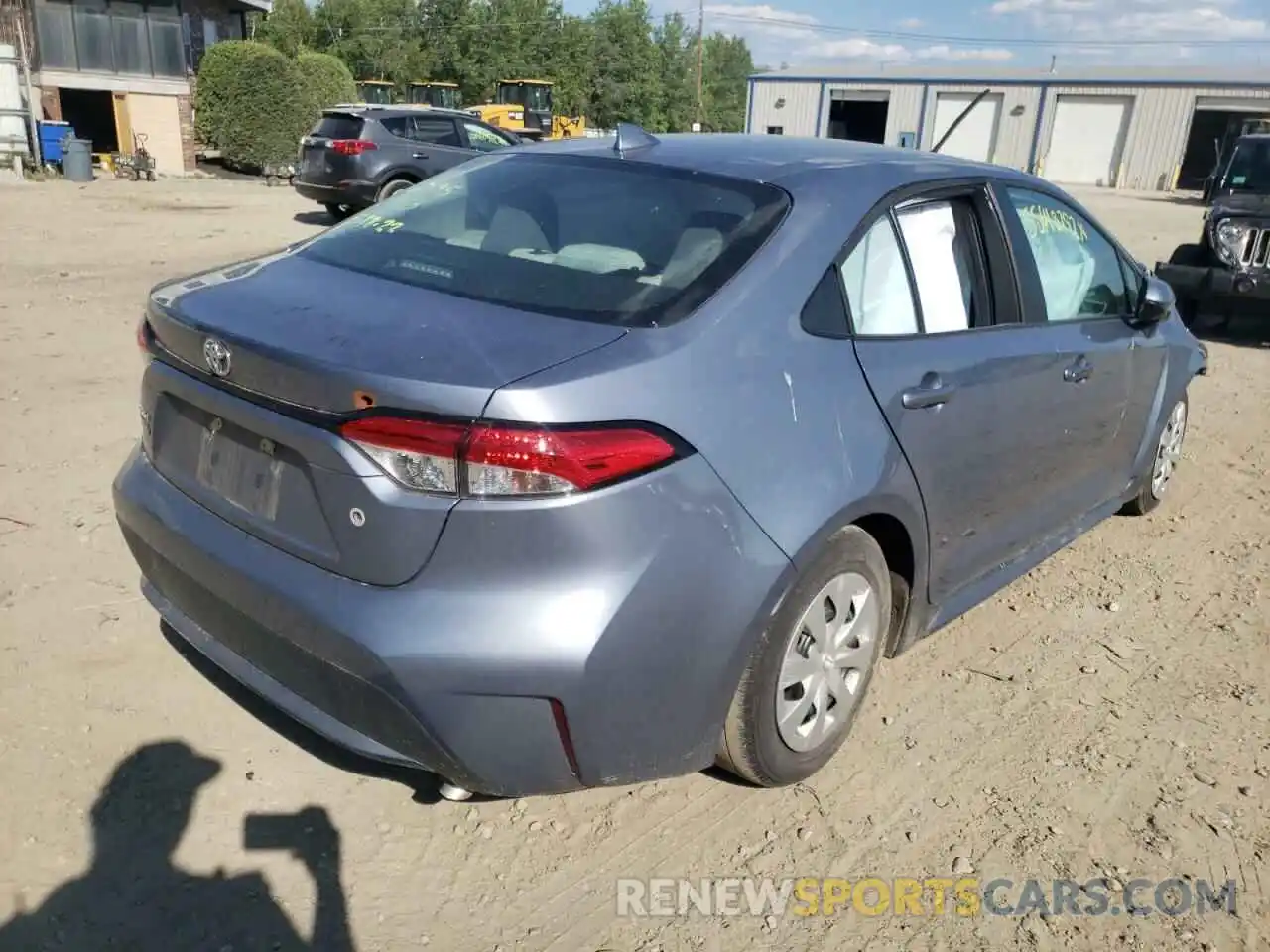 4 Photograph of a damaged car 5YFDPRAE6LP113196 TOYOTA COROLLA 2020