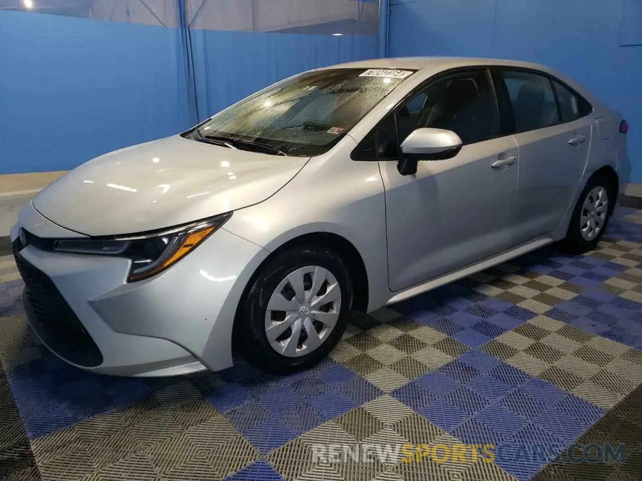 1 Photograph of a damaged car 5YFDPRAE6LP116471 TOYOTA COROLLA 2020