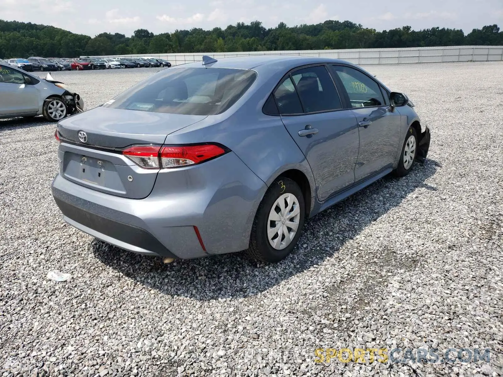 4 Photograph of a damaged car 5YFDPRAE6LP125722 TOYOTA COROLLA 2020