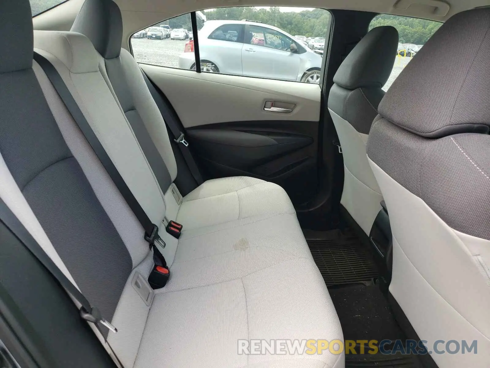 6 Photograph of a damaged car 5YFDPRAE6LP125722 TOYOTA COROLLA 2020