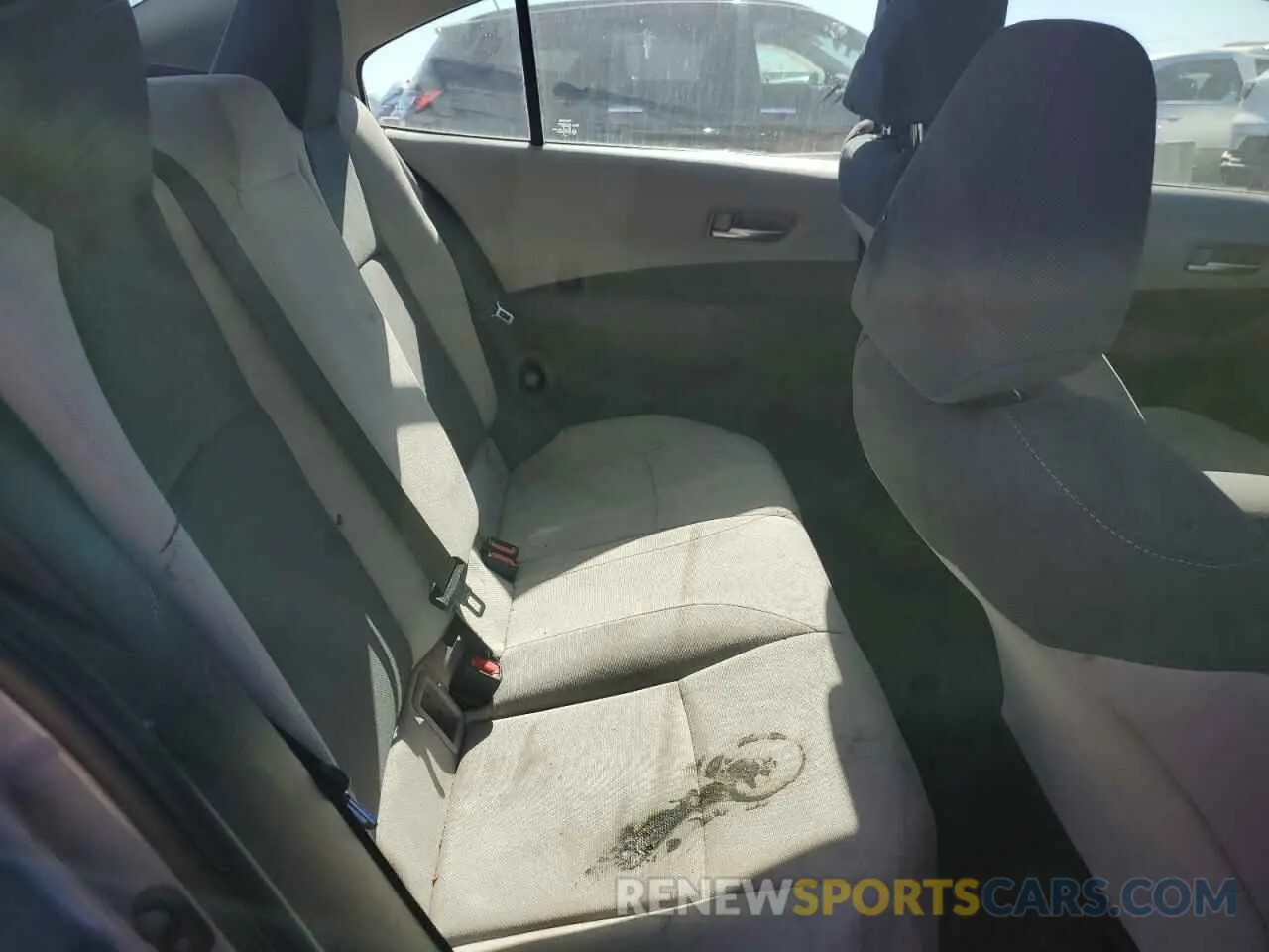 10 Photograph of a damaged car 5YFDPRAE8LP018624 TOYOTA COROLLA 2020