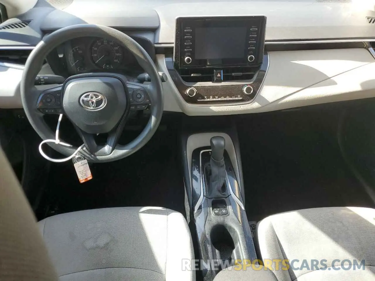 8 Photograph of a damaged car 5YFDPRAE8LP036752 TOYOTA COROLLA 2020