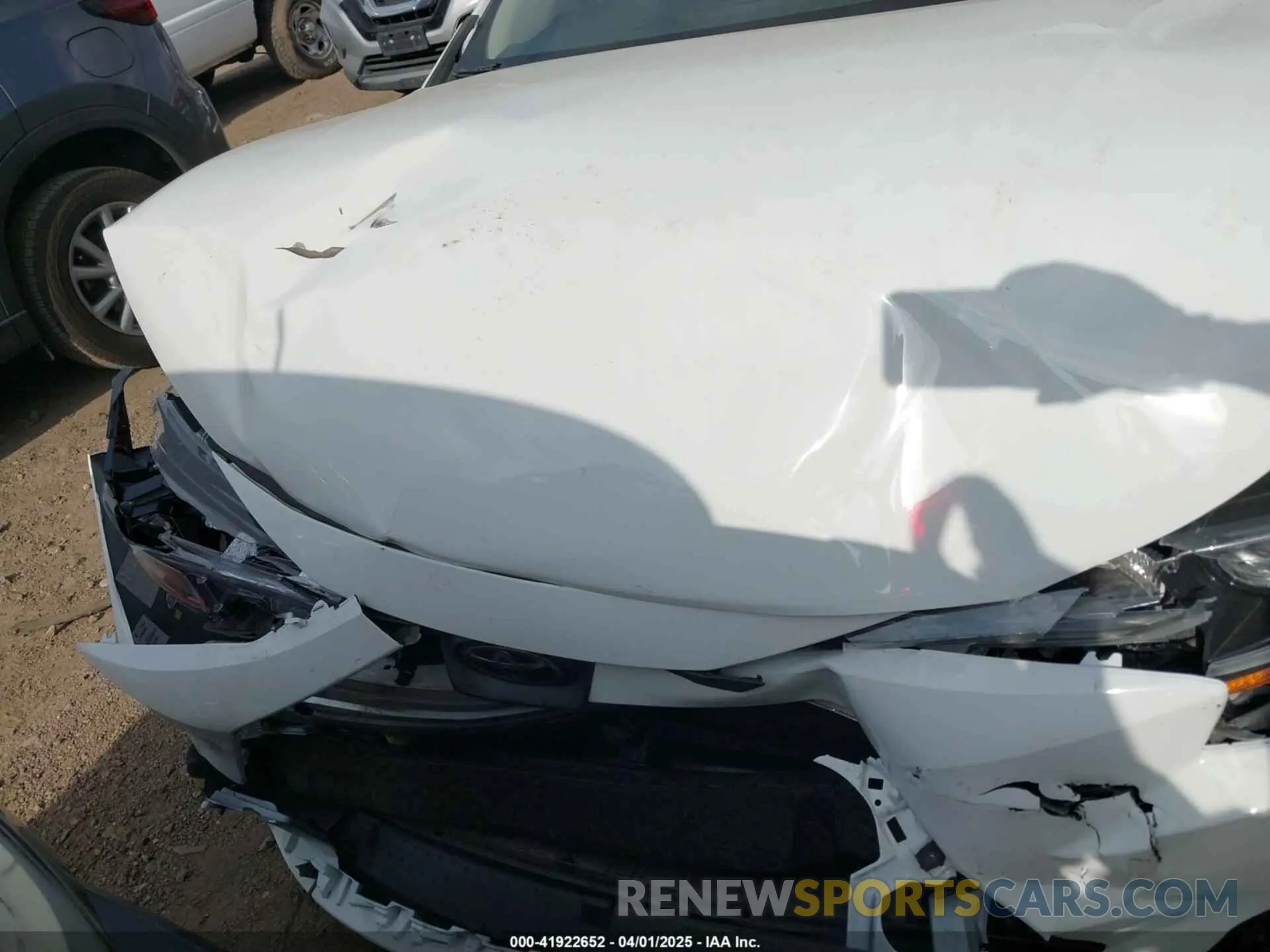 12 Photograph of a damaged car 5YFDPRAE8LP096370 TOYOTA COROLLA 2020