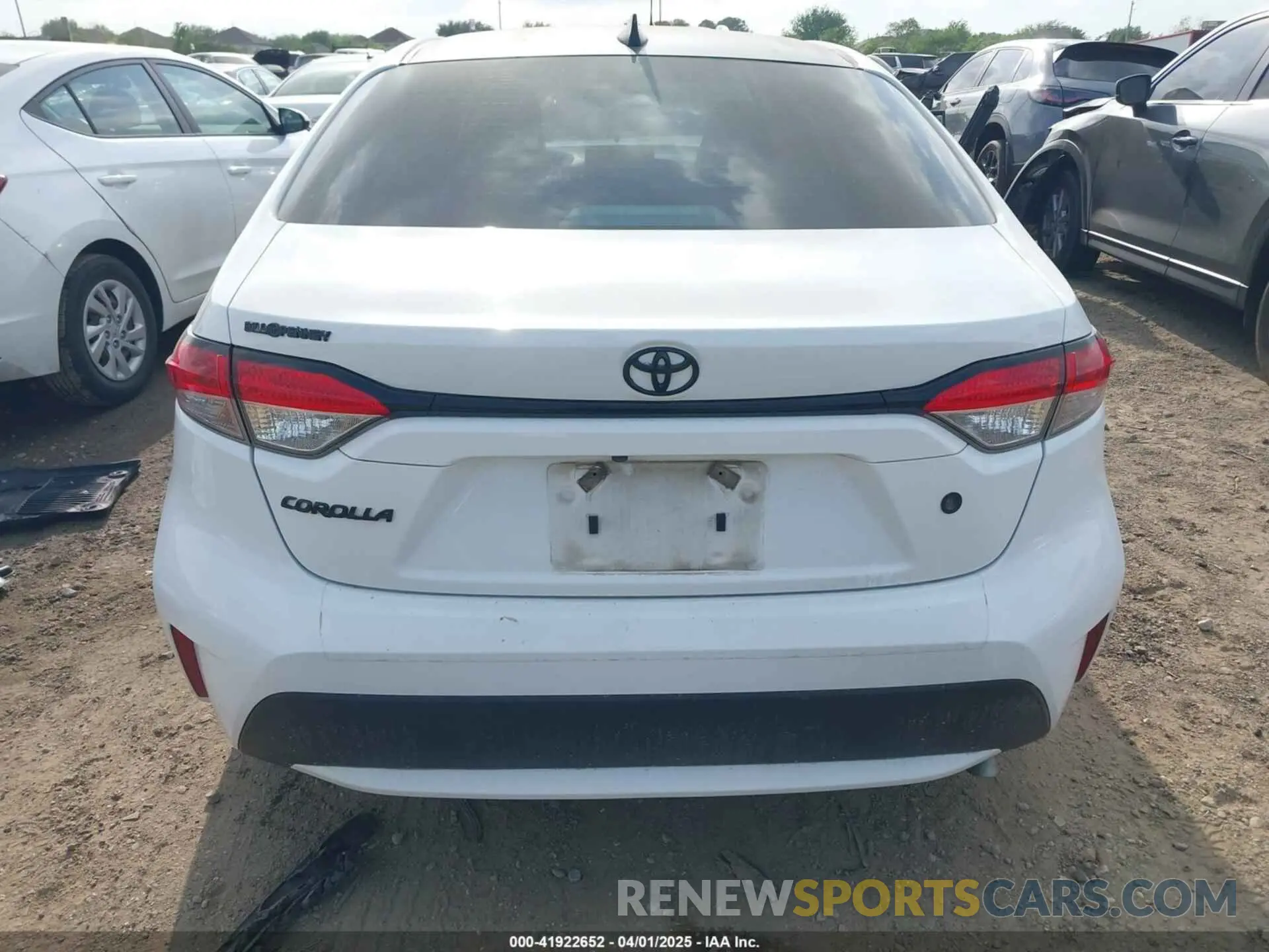 16 Photograph of a damaged car 5YFDPRAE8LP096370 TOYOTA COROLLA 2020