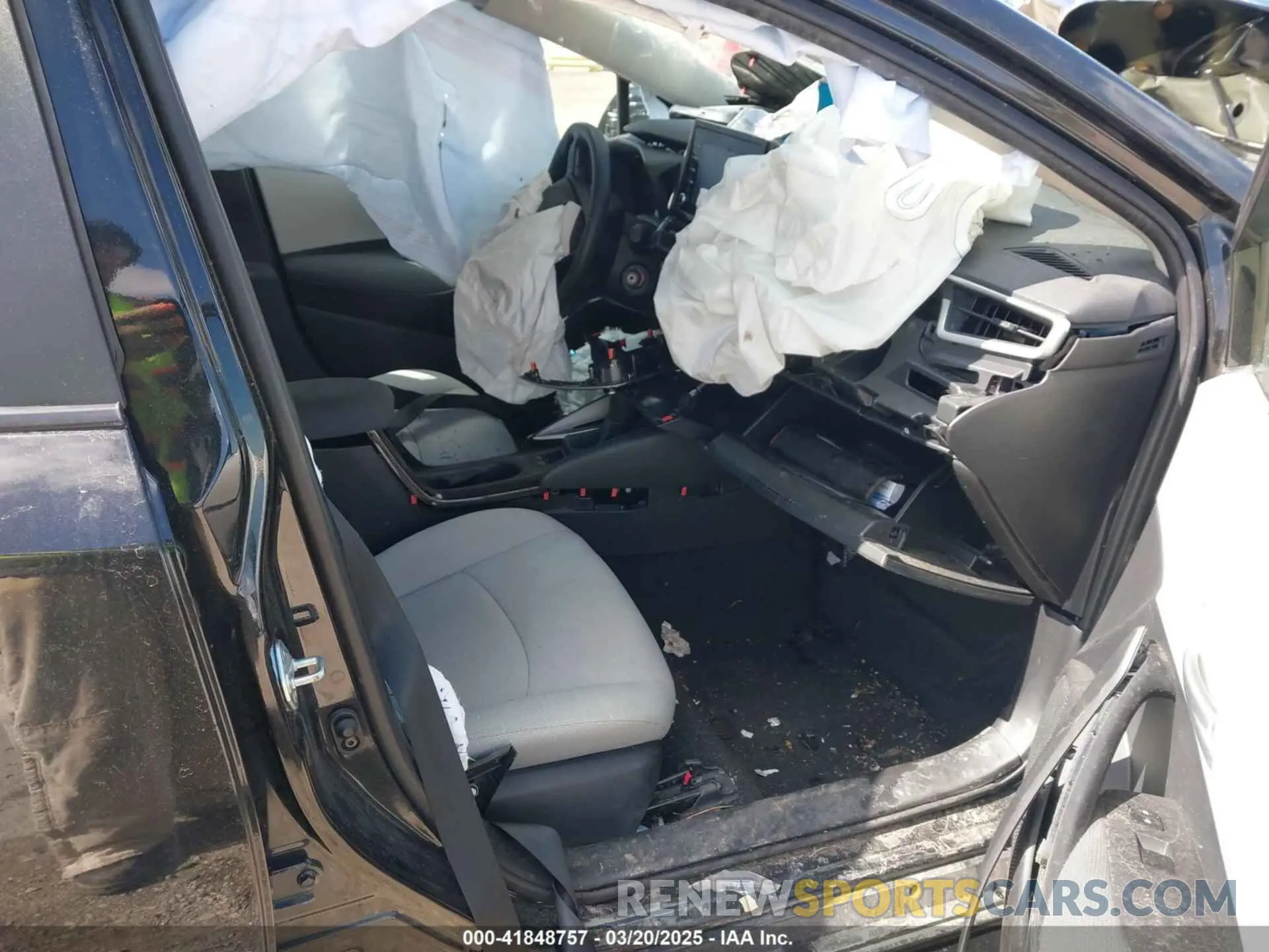5 Photograph of a damaged car 5YFDPRAE9LP047985 TOYOTA COROLLA 2020