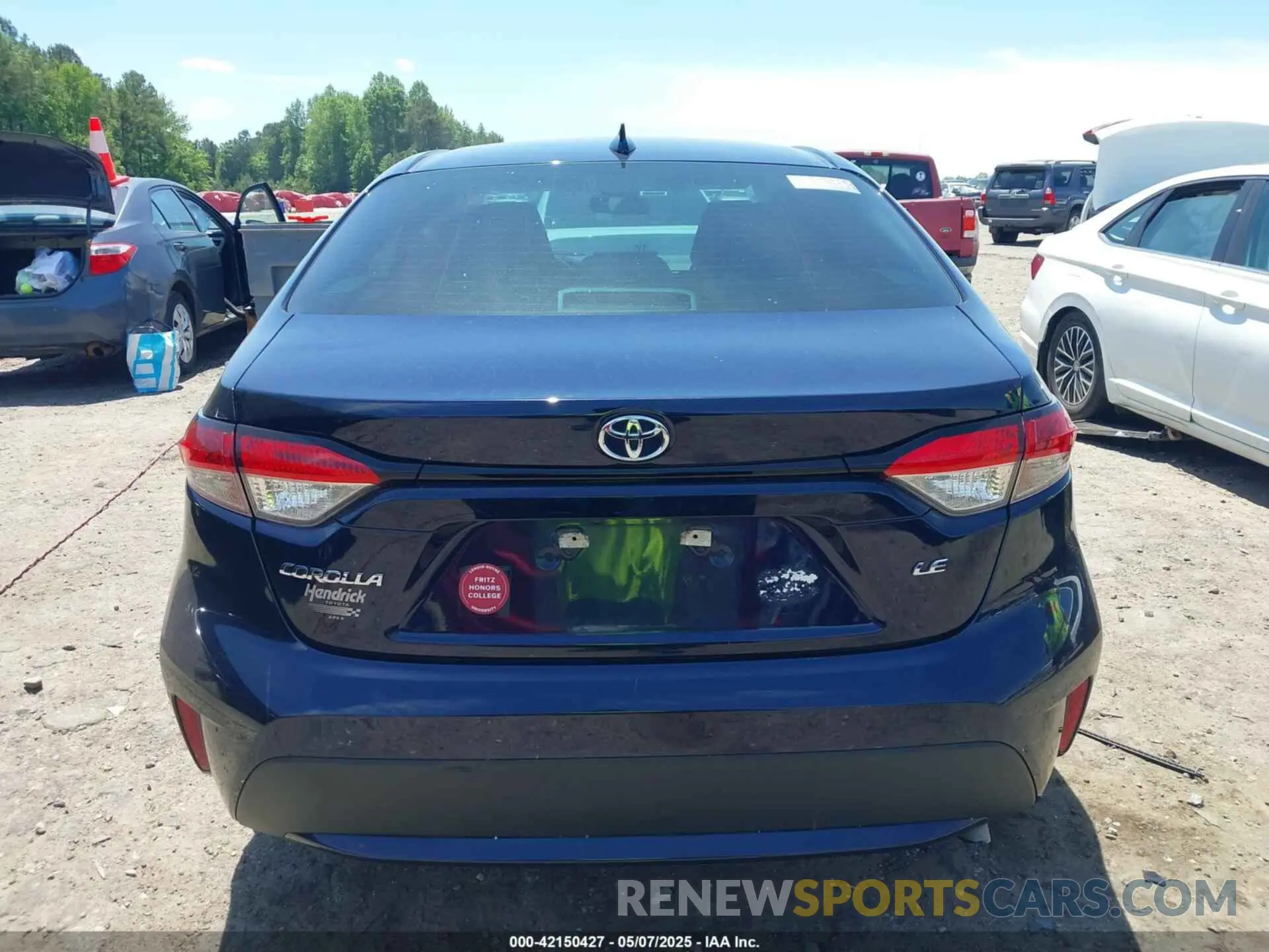 16 Photograph of a damaged car 5YFEPRAE0LP004074 TOYOTA COROLLA 2020