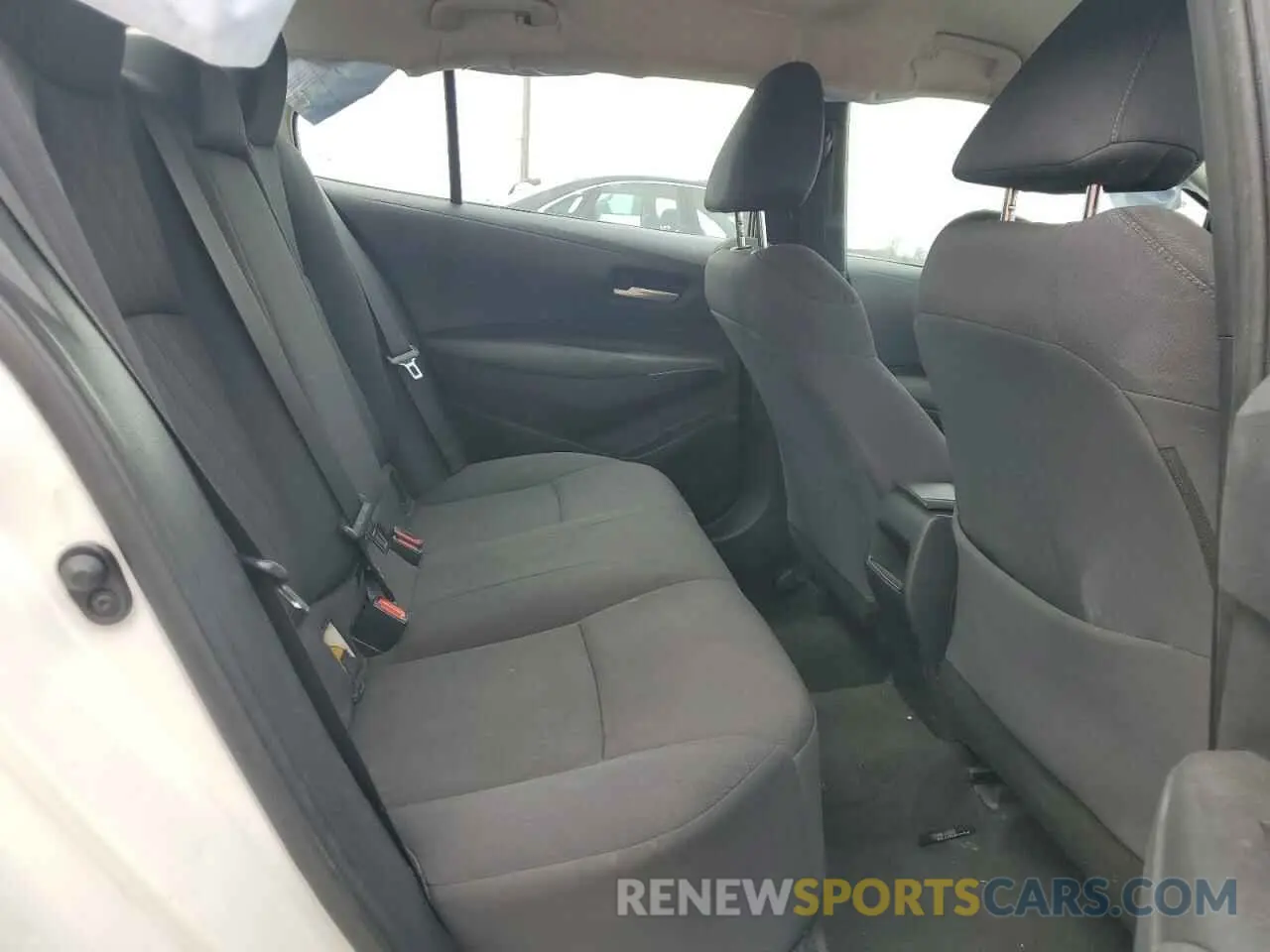 10 Photograph of a damaged car 5YFEPRAE0LP006231 TOYOTA COROLLA 2020