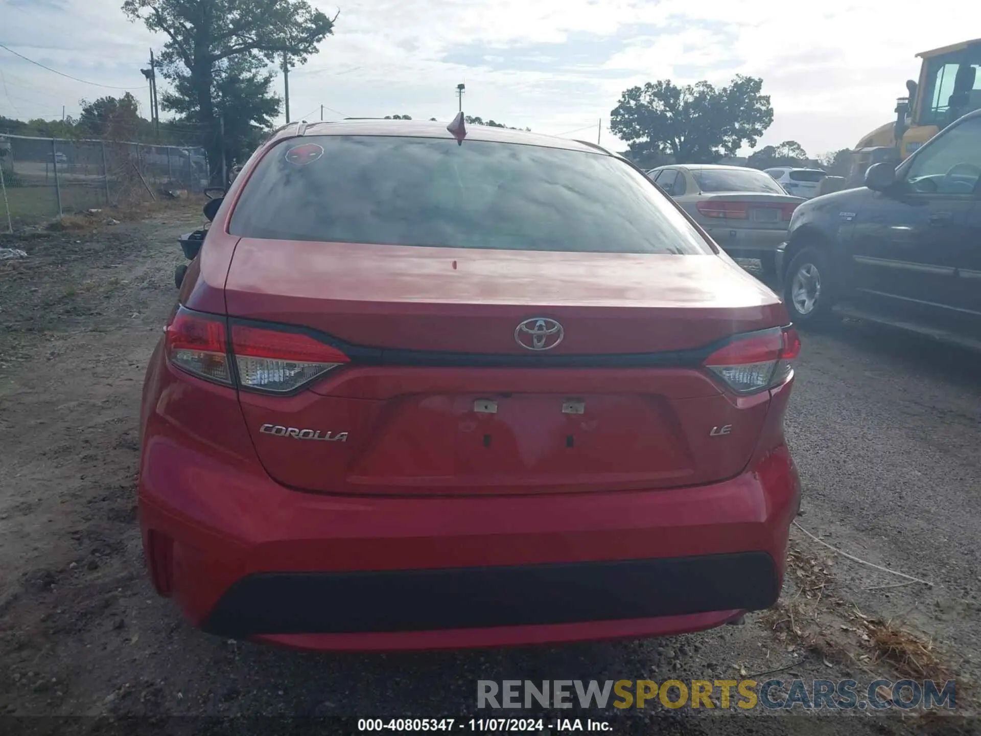 17 Photograph of a damaged car 5YFEPRAE0LP028682 TOYOTA COROLLA 2020