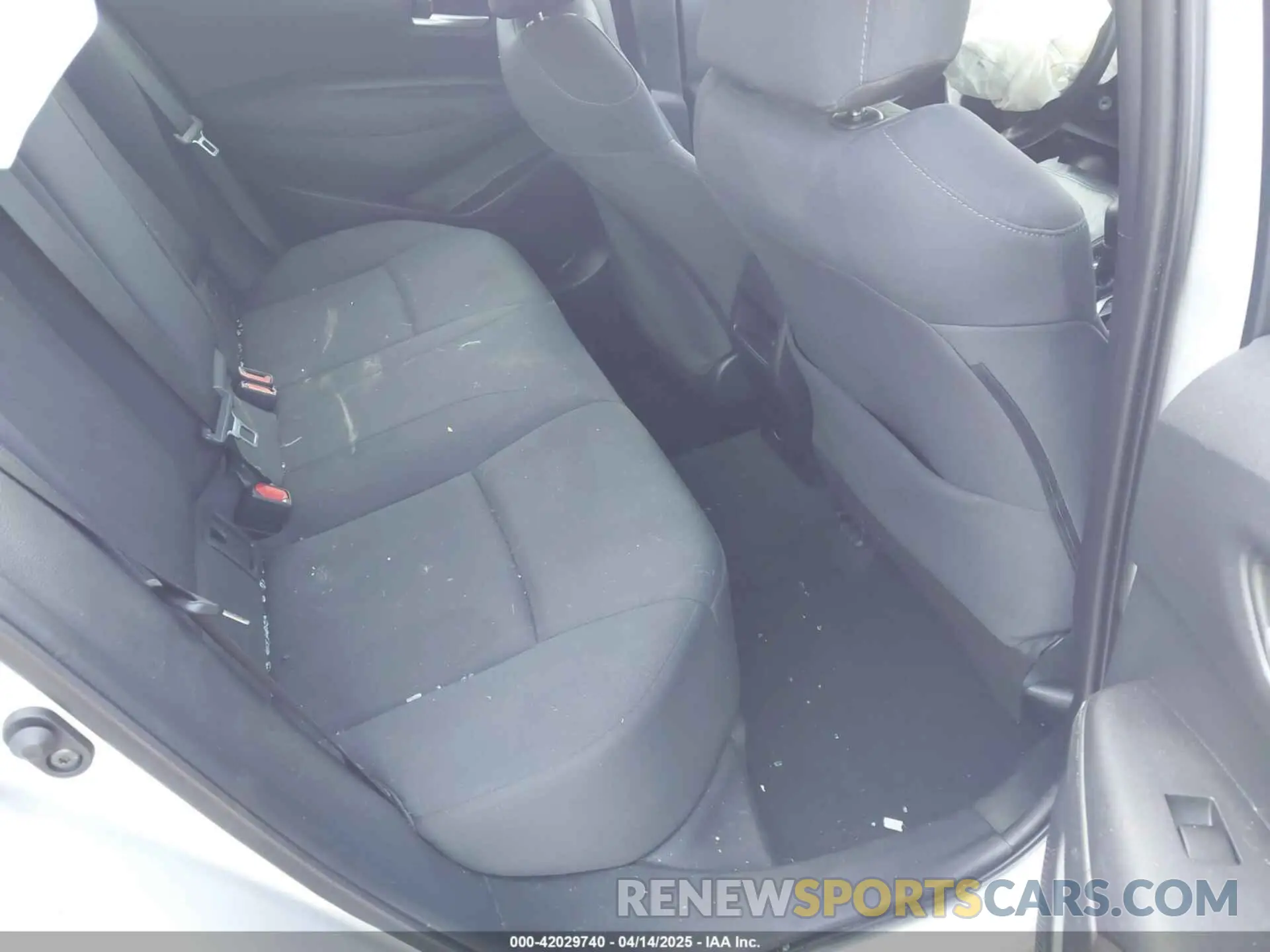 8 Photograph of a damaged car 5YFEPRAE0LP033400 TOYOTA COROLLA 2020
