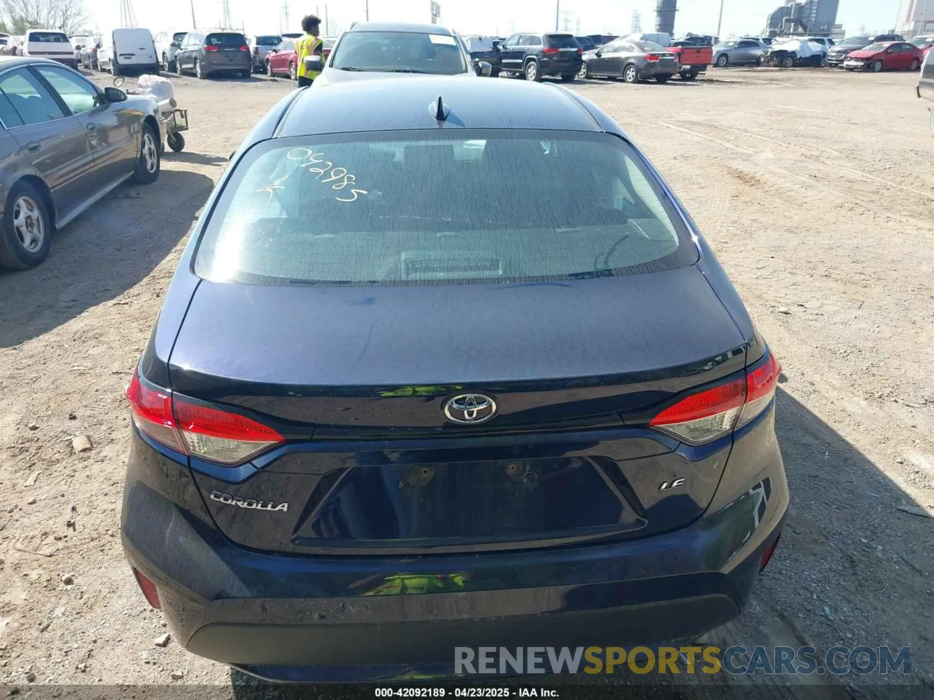 16 Photograph of a damaged car 5YFEPRAE0LP042985 TOYOTA COROLLA 2020