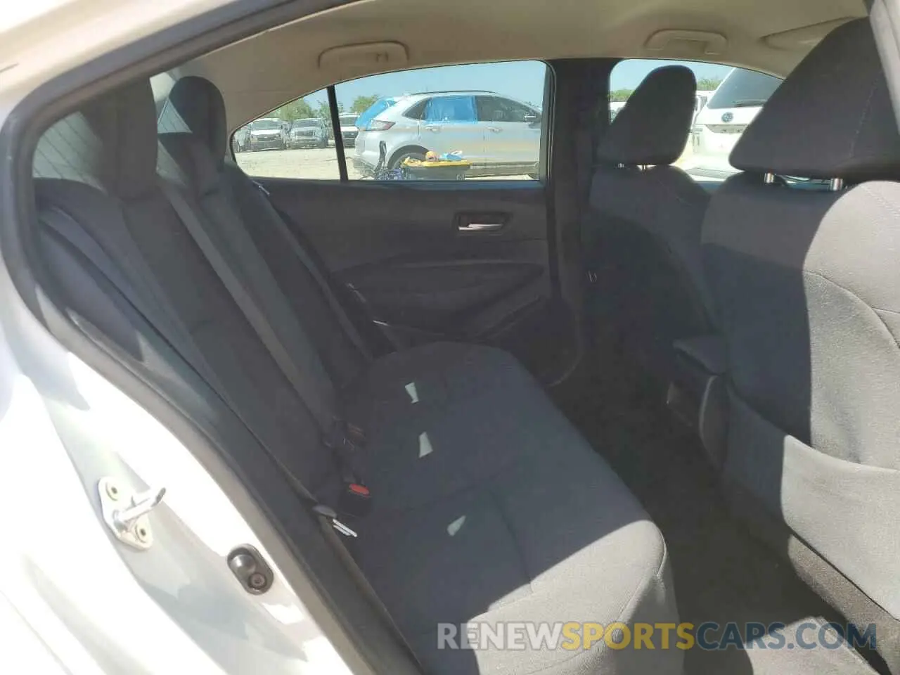 10 Photograph of a damaged car 5YFEPRAE0LP043604 TOYOTA COROLLA 2020