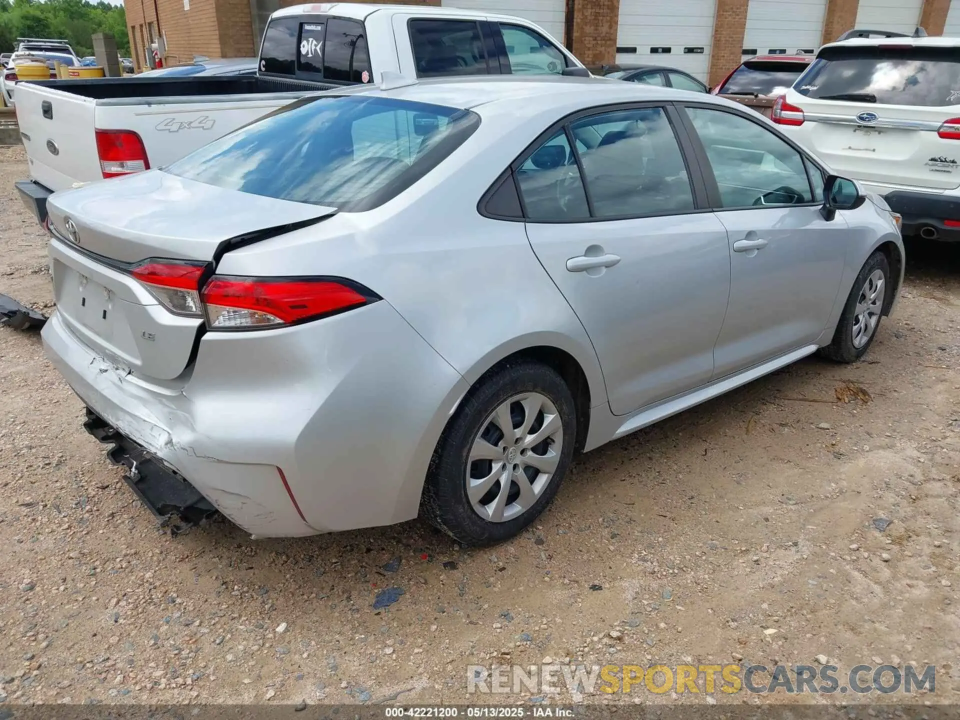 4 Photograph of a damaged car 5YFEPRAE0LP050018 TOYOTA COROLLA 2020