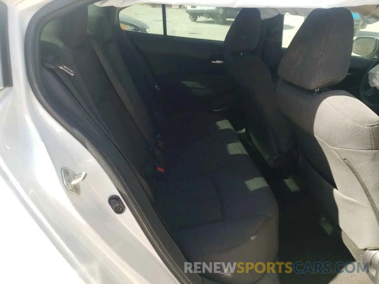 10 Photograph of a damaged car 5YFEPRAE0LP052173 TOYOTA COROLLA 2020