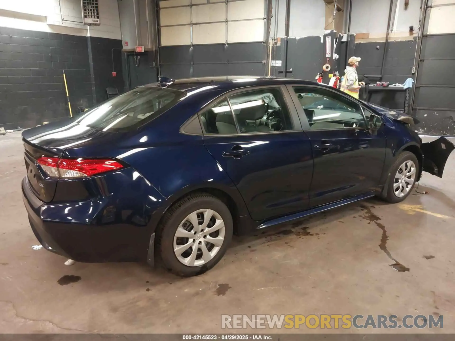 4 Photograph of a damaged car 5YFEPRAE0LP055851 TOYOTA COROLLA 2020