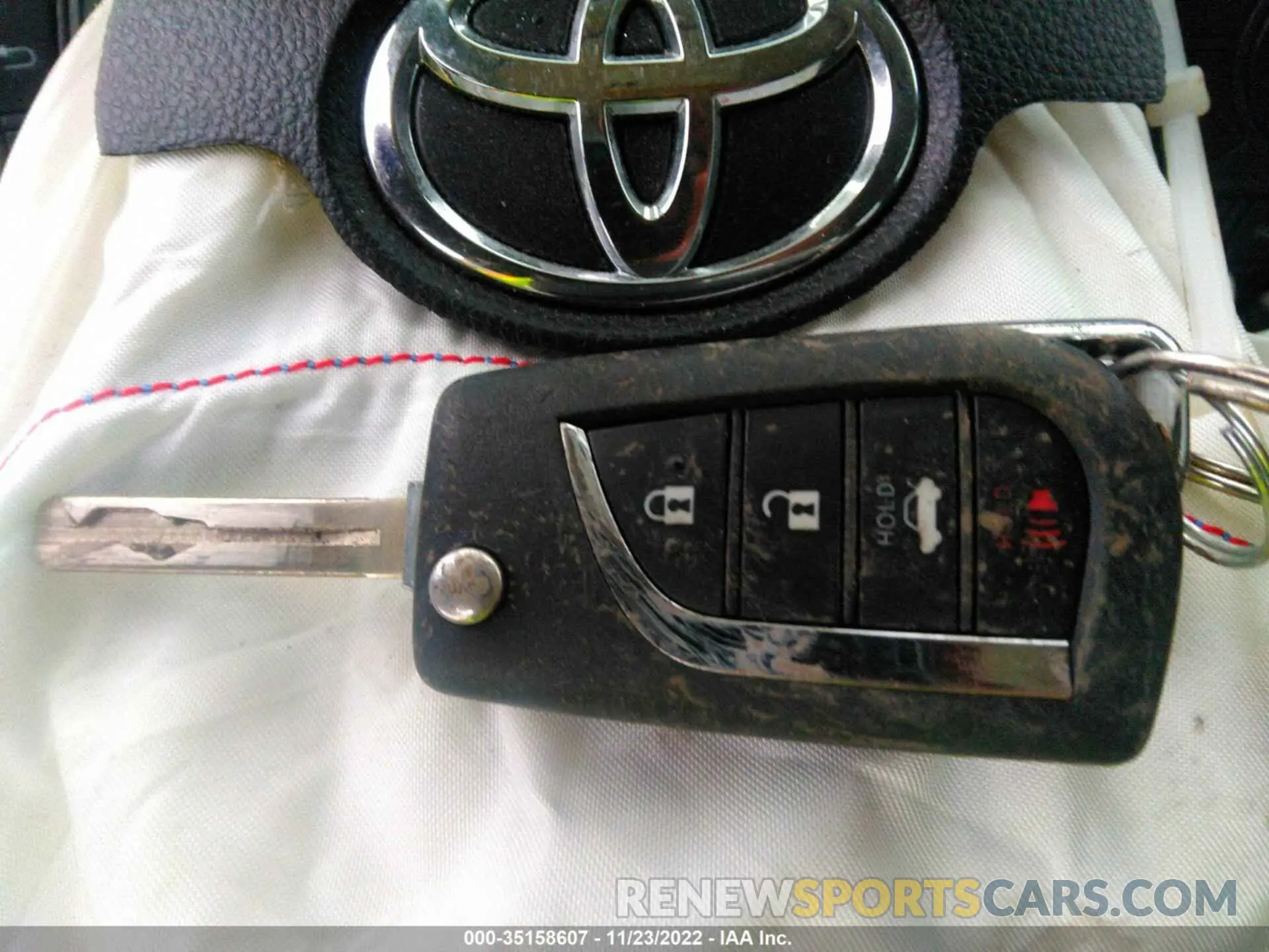 11 Photograph of a damaged car 5YFEPRAE0LP058068 TOYOTA COROLLA 2020