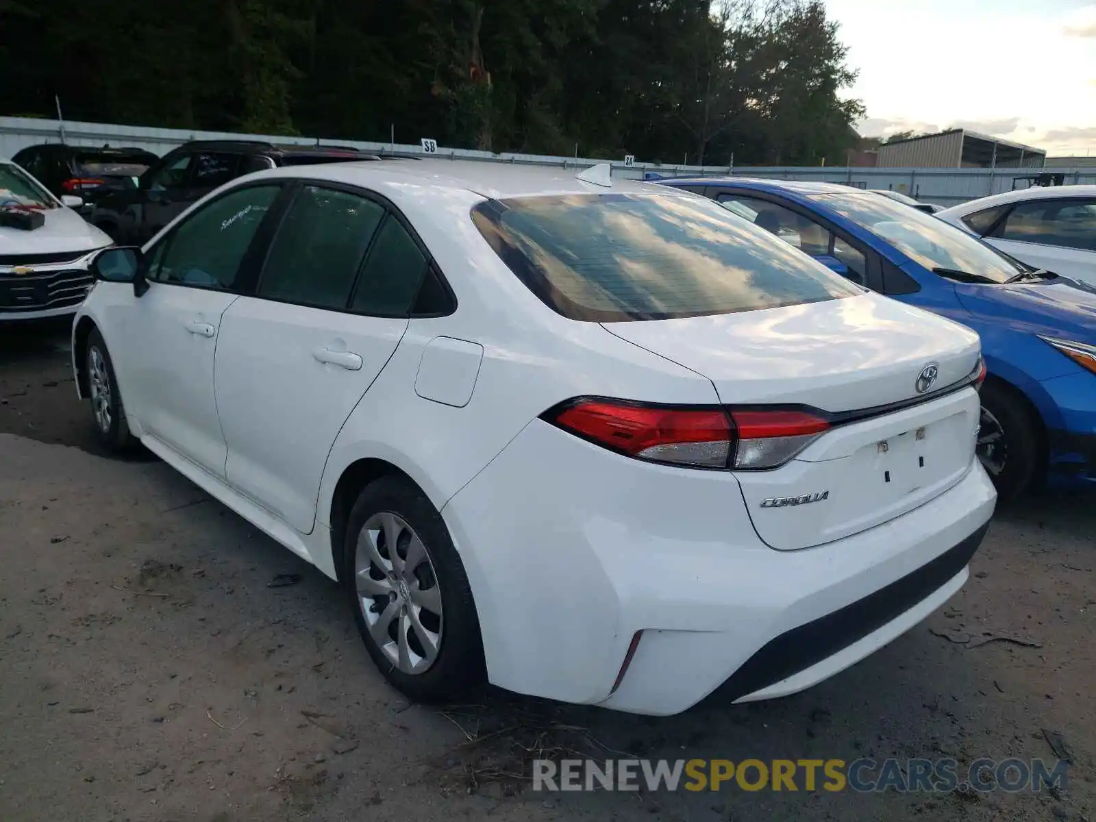 3 Photograph of a damaged car 5YFEPRAE0LP063044 TOYOTA COROLLA 2020