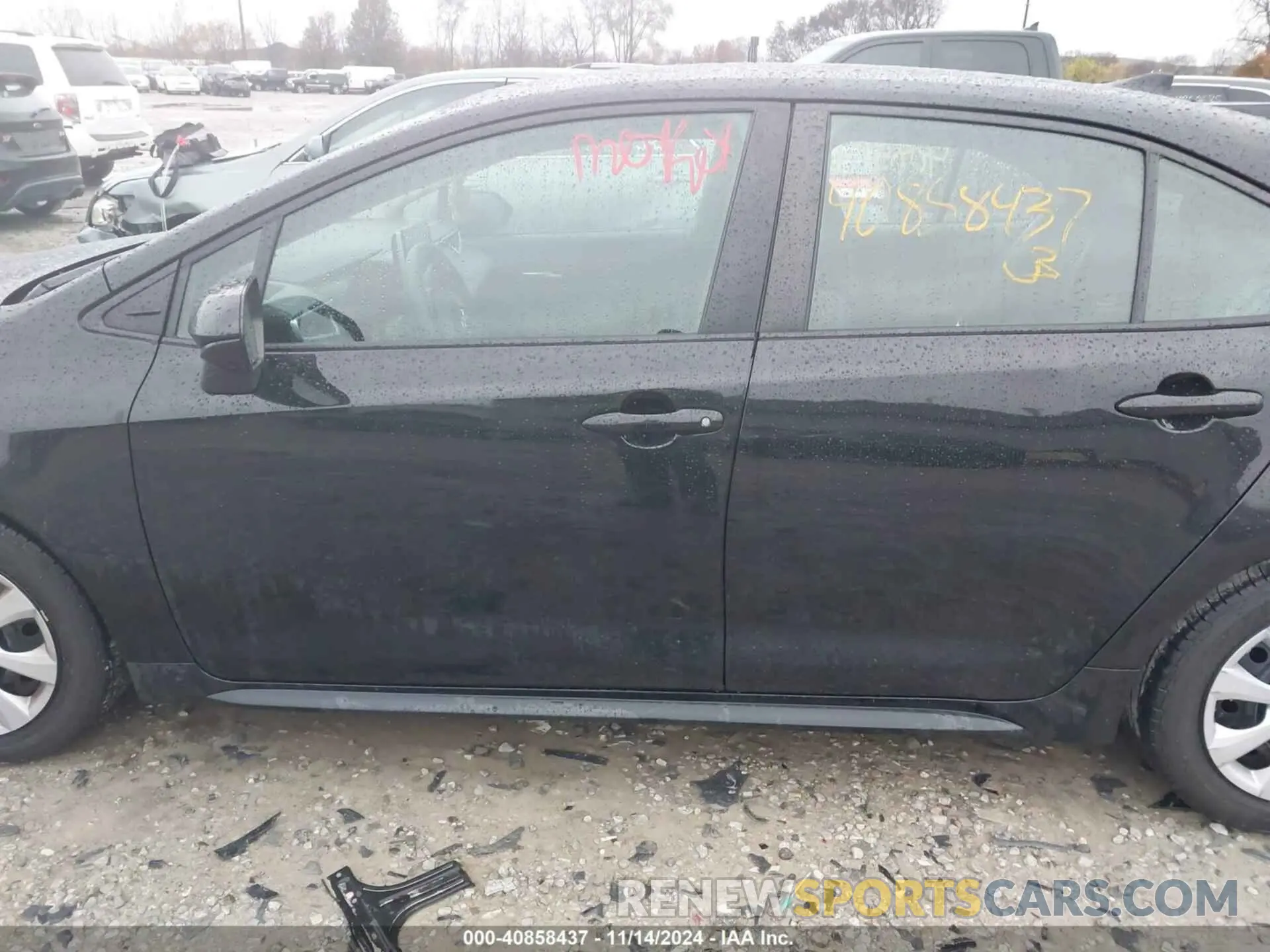 14 Photograph of a damaged car 5YFEPRAE0LP077137 TOYOTA COROLLA 2020