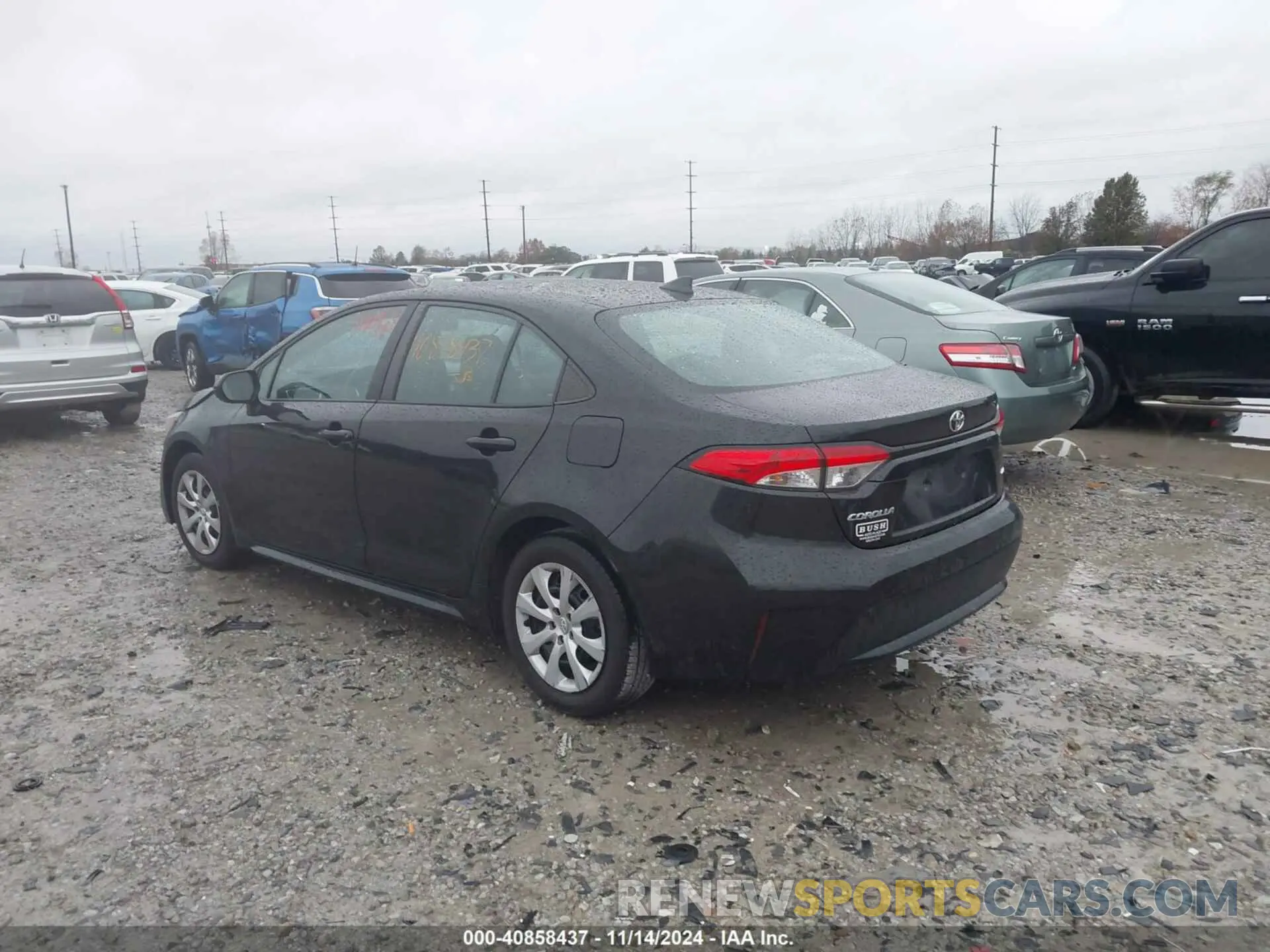 3 Photograph of a damaged car 5YFEPRAE0LP077137 TOYOTA COROLLA 2020