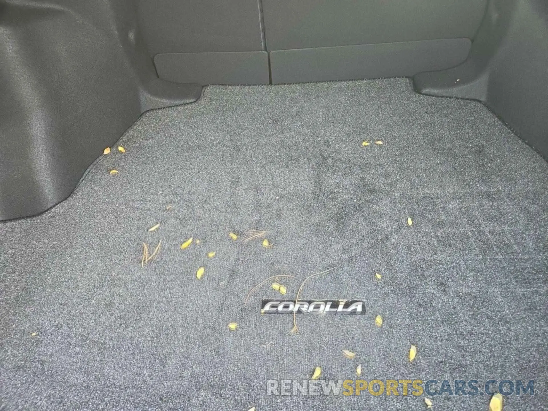 14 Photograph of a damaged car 5YFEPRAE0LP083231 TOYOTA COROLLA 2020