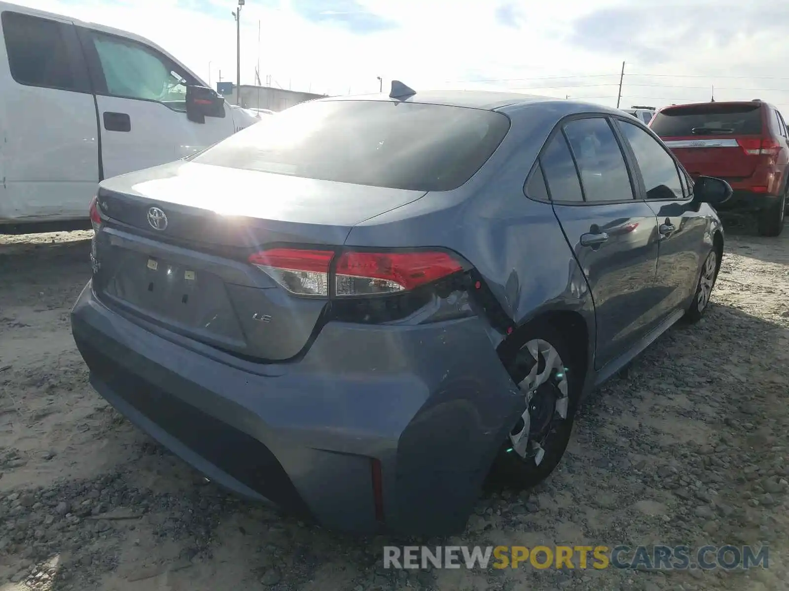 4 Photograph of a damaged car 5YFEPRAE0LP086064 TOYOTA COROLLA 2020