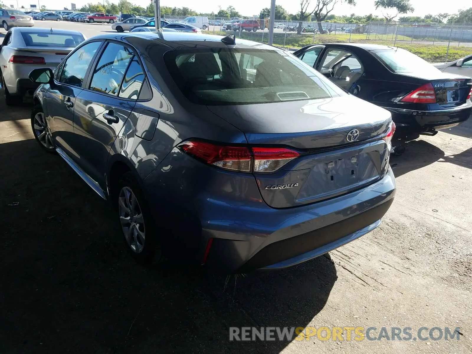 3 Photograph of a damaged car 5YFEPRAE0LP090261 TOYOTA COROLLA 2020