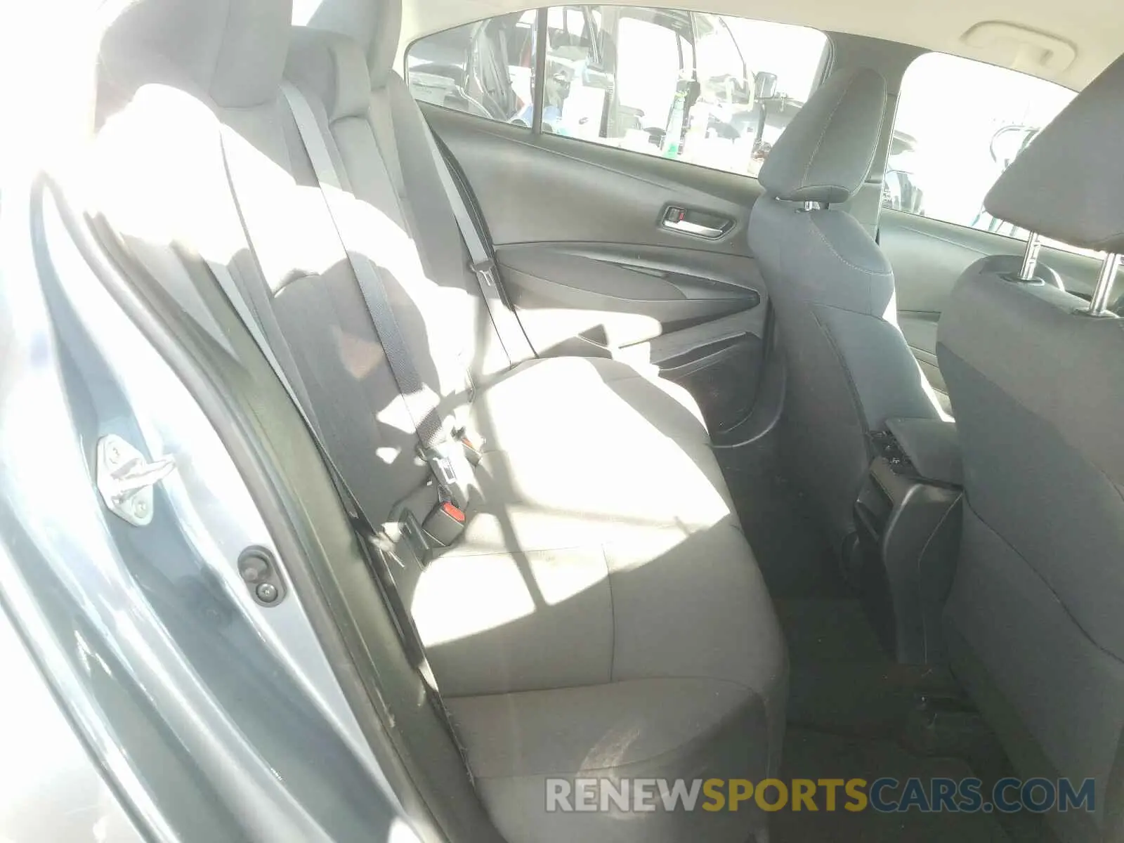 6 Photograph of a damaged car 5YFEPRAE0LP090261 TOYOTA COROLLA 2020