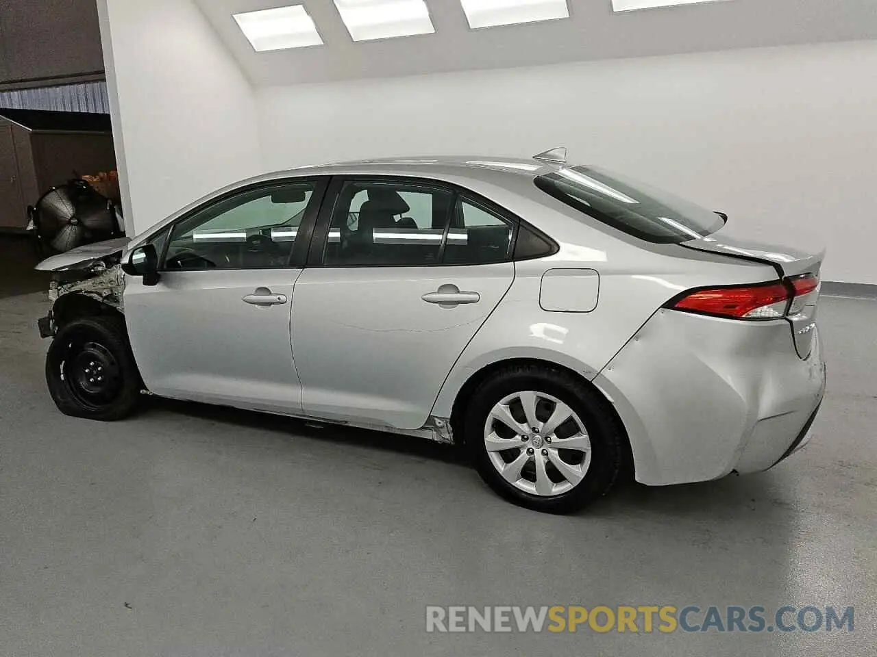 2 Photograph of a damaged car 5YFEPRAE0LP095492 TOYOTA COROLLA 2020