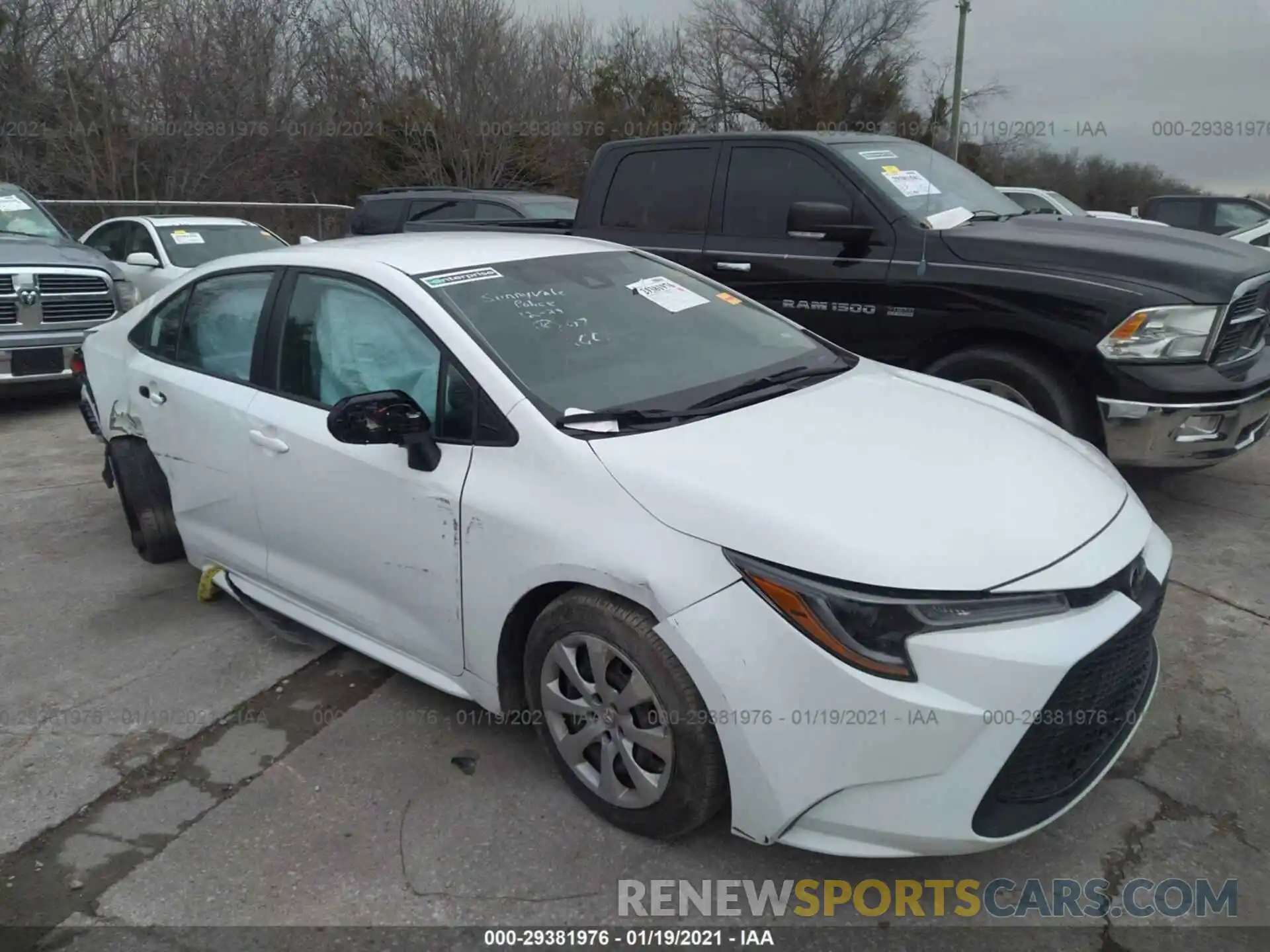 1 Photograph of a damaged car 5YFEPRAE0LP097520 TOYOTA COROLLA 2020