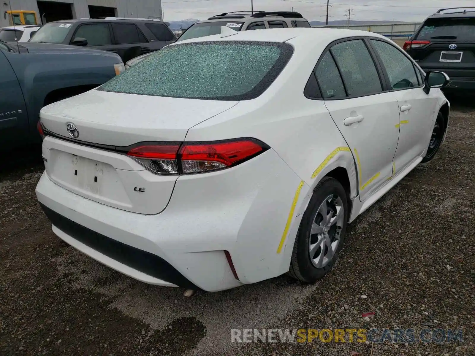 4 Photograph of a damaged car 5YFEPRAE0LP098876 TOYOTA COROLLA 2020