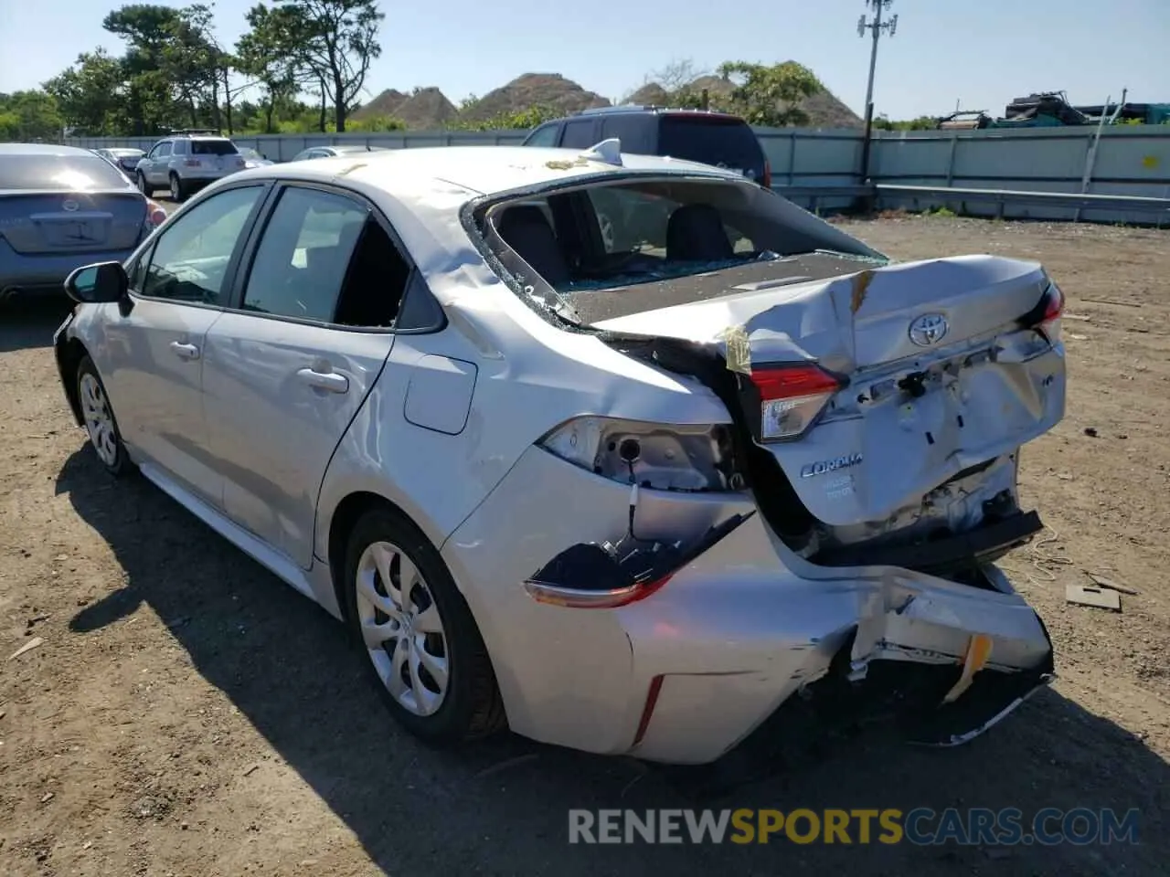 3 Photograph of a damaged car 5YFEPRAE0LP105003 TOYOTA COROLLA 2020