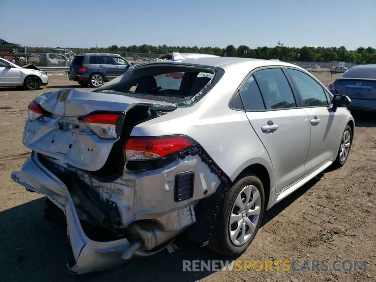 4 Photograph of a damaged car 5YFEPRAE0LP105003 TOYOTA COROLLA 2020