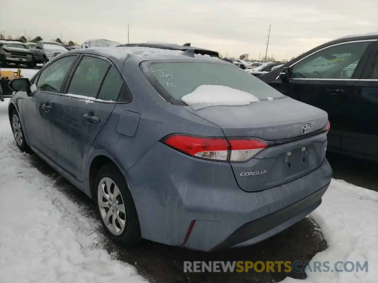 3 Photograph of a damaged car 5YFEPRAE0LP105468 TOYOTA COROLLA 2020